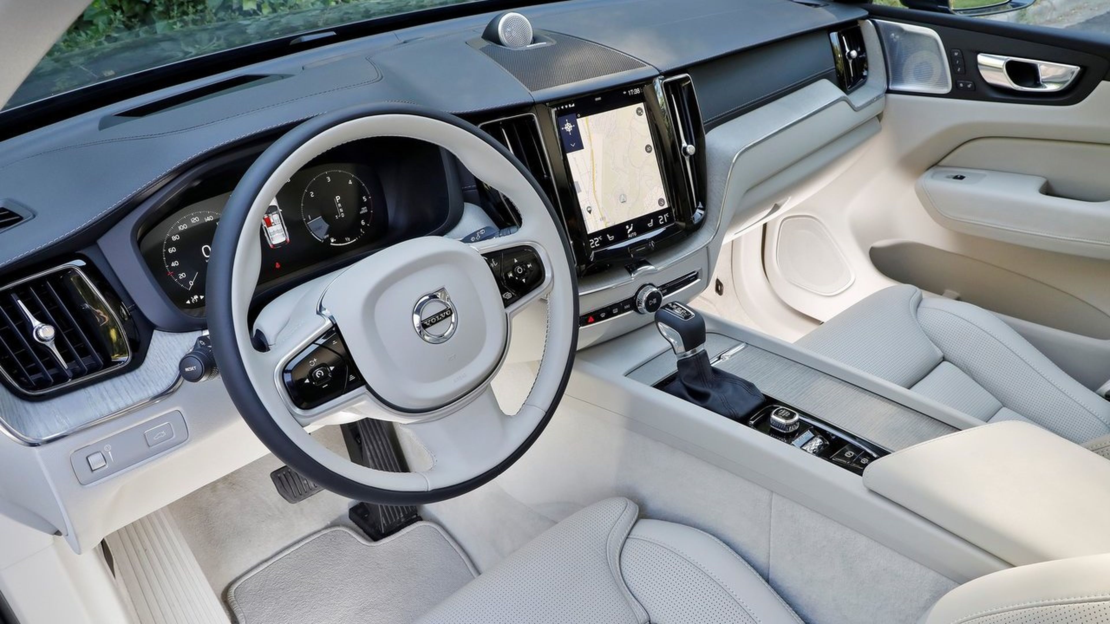 Interior Volvo XC60 el SUV mediano inteligente con Google integrado