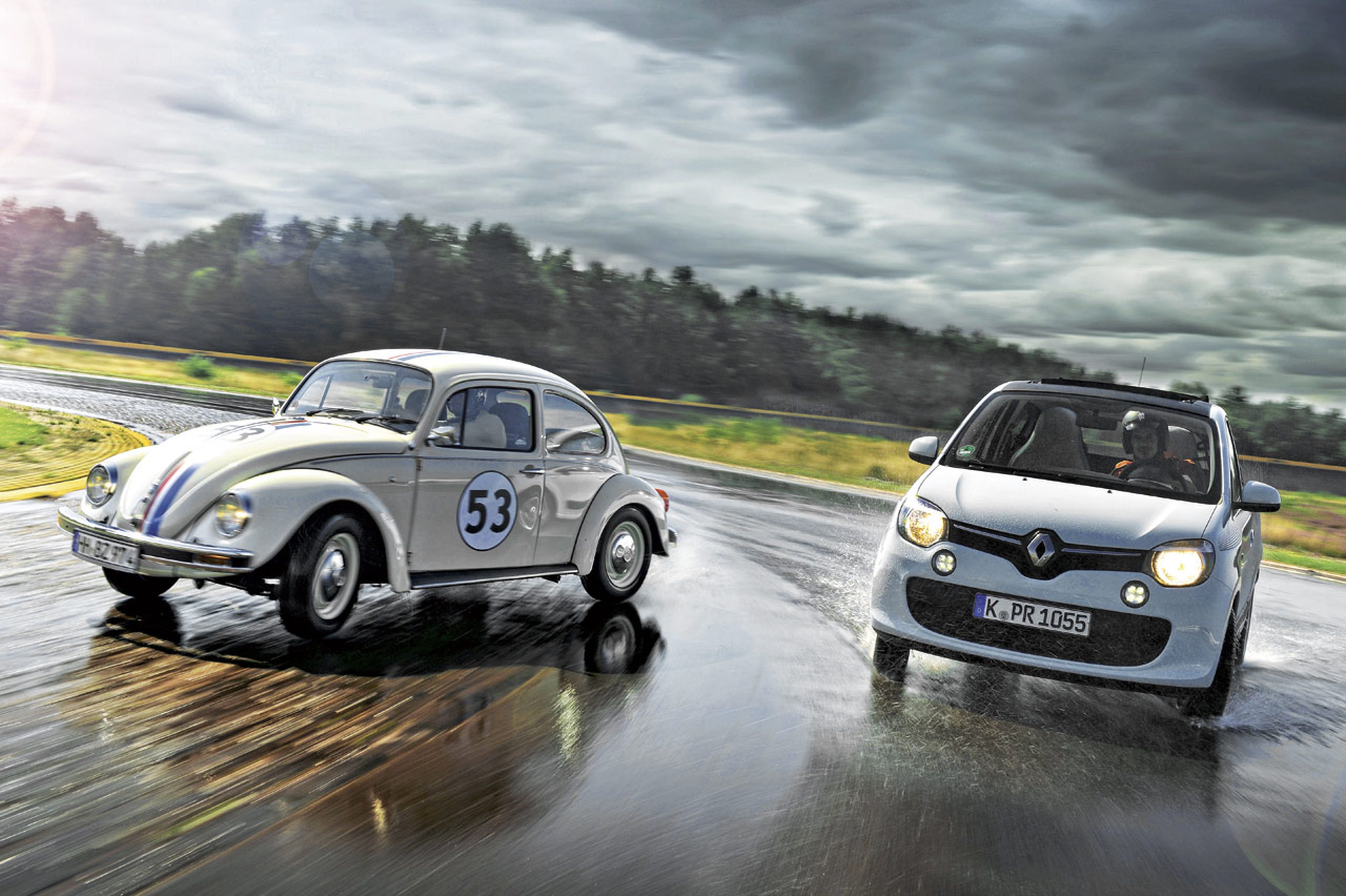 VW Escarabajo contra Renault Twingo drift