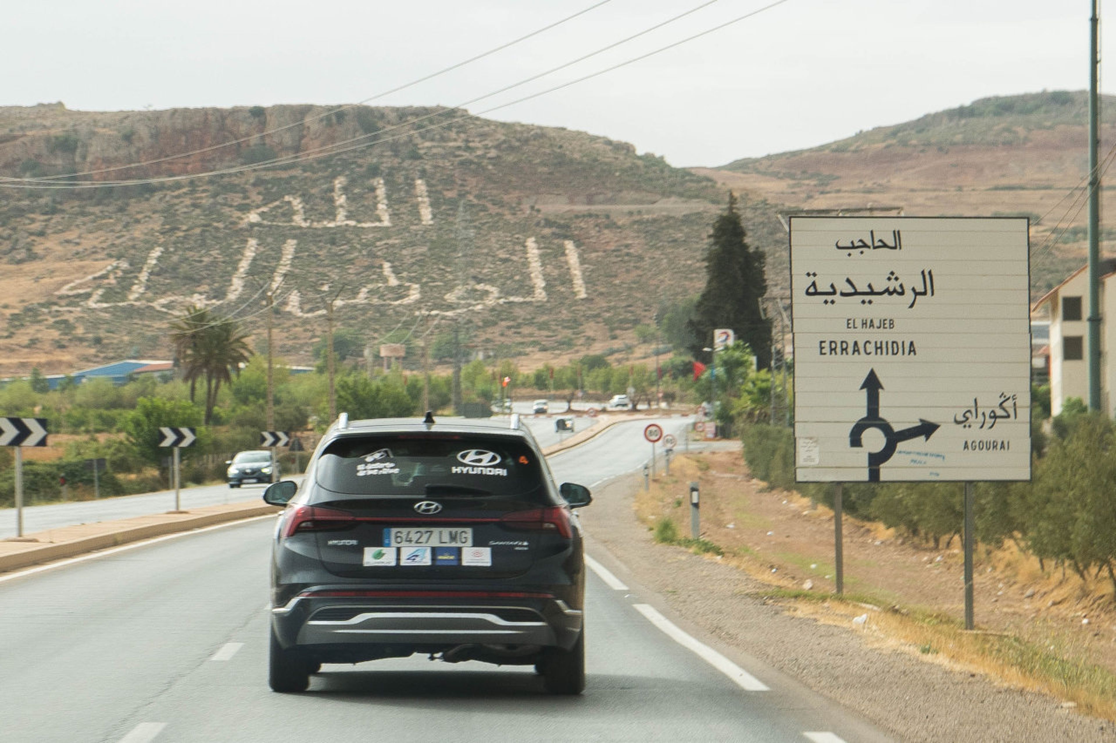 Un Hyundai Santa Fe de la caravana solidaria sale de Meknes hacia Erfoud