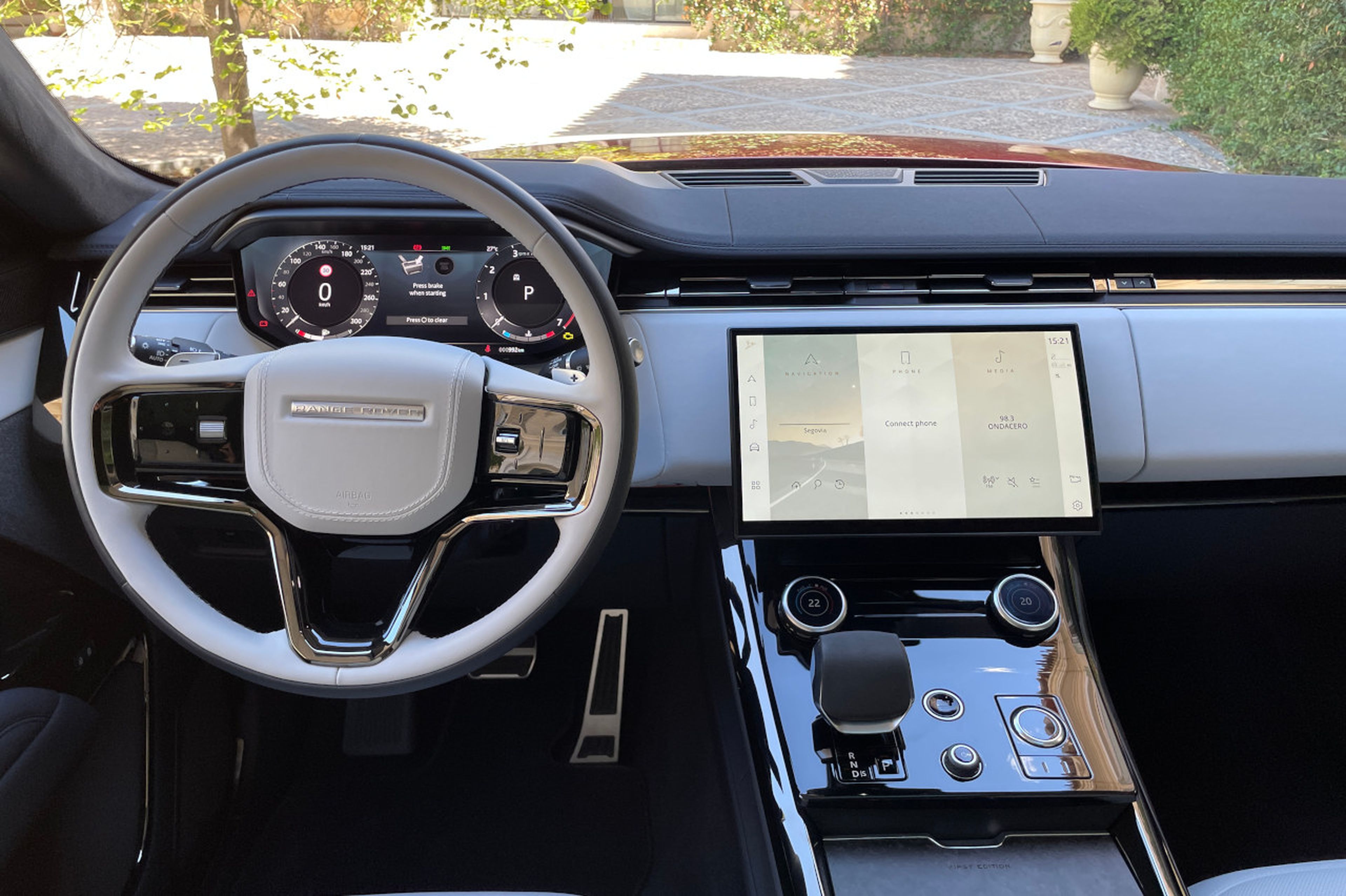 Así es el interior del Range Rover Sport 2023