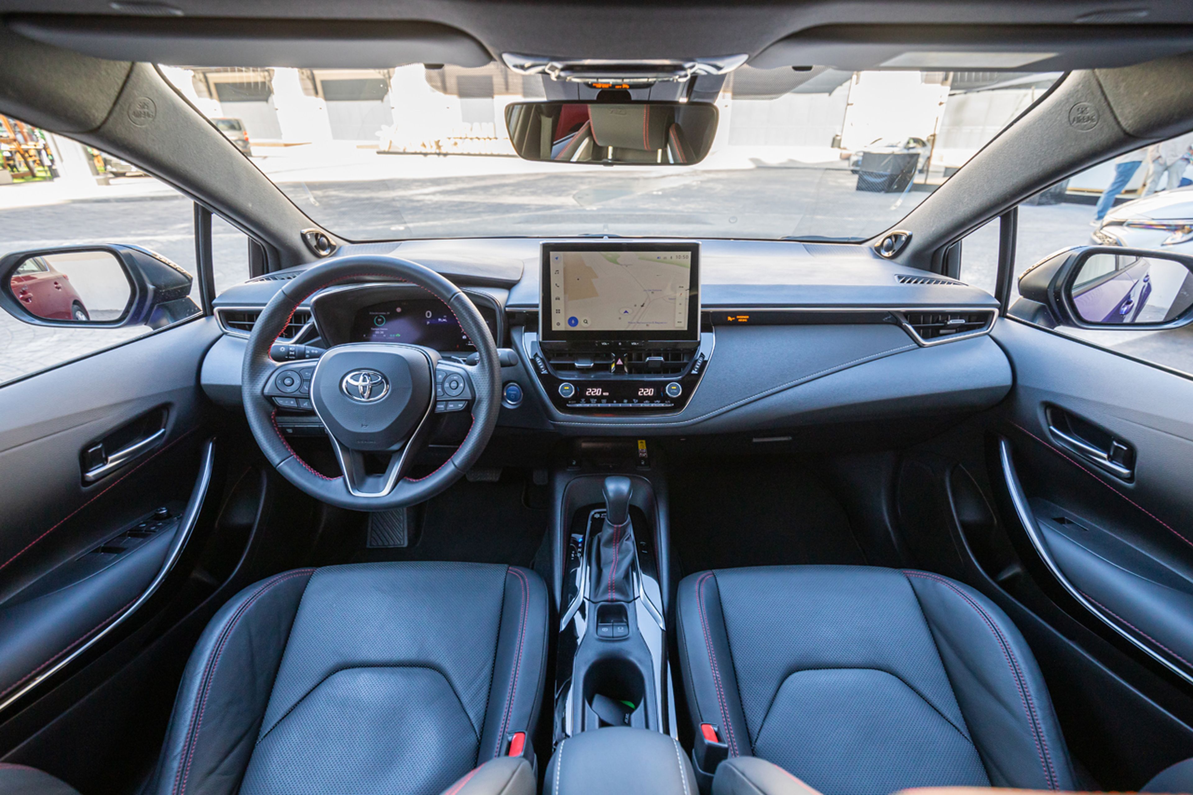 Toyota Corolla 2023: cuadro de mandos digital de 12,3" y pantalla central de 10,5"