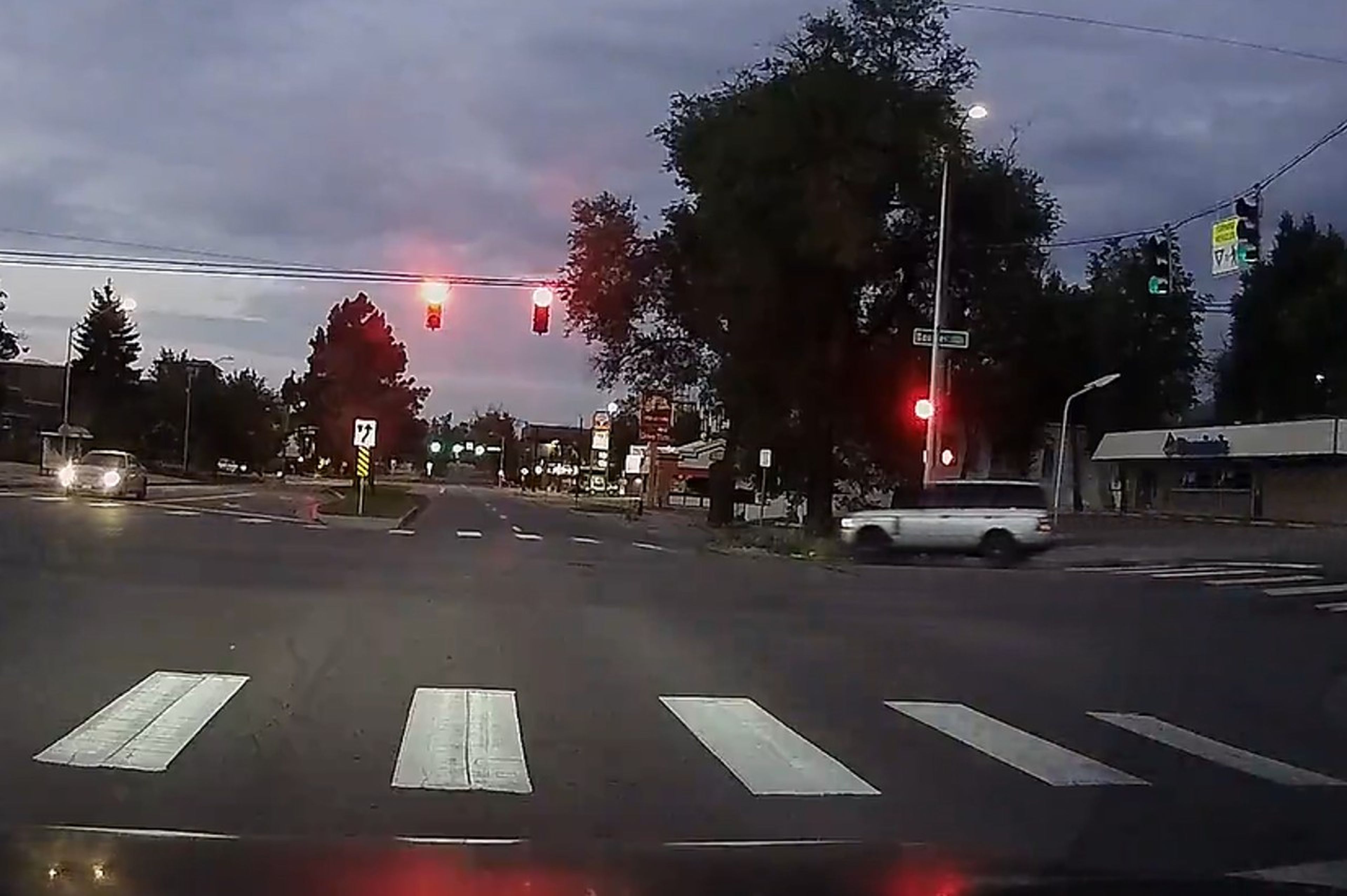 Se trata de una situación con la que tenemos que lidiar todos los días. Sin embargo, este es el único conductor capaz de evitar todos los semáforos rojos.