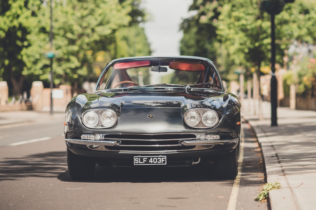 El Lamborghini 400 GT 2+2 rinde homenaje al 60 aniversario de la primera canción  de los Beatles -