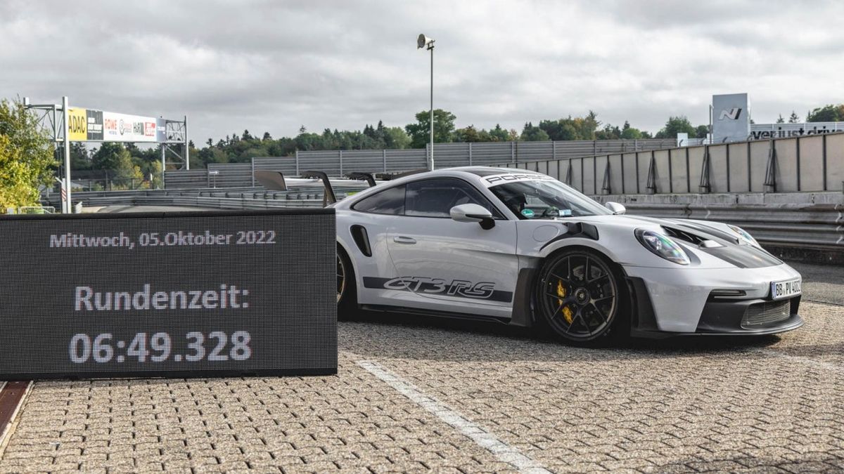 Prueba Porsche 911 GT3 RS 2023, mucha aerodinámica y 525 CV para un coche  de carreras con matrícula