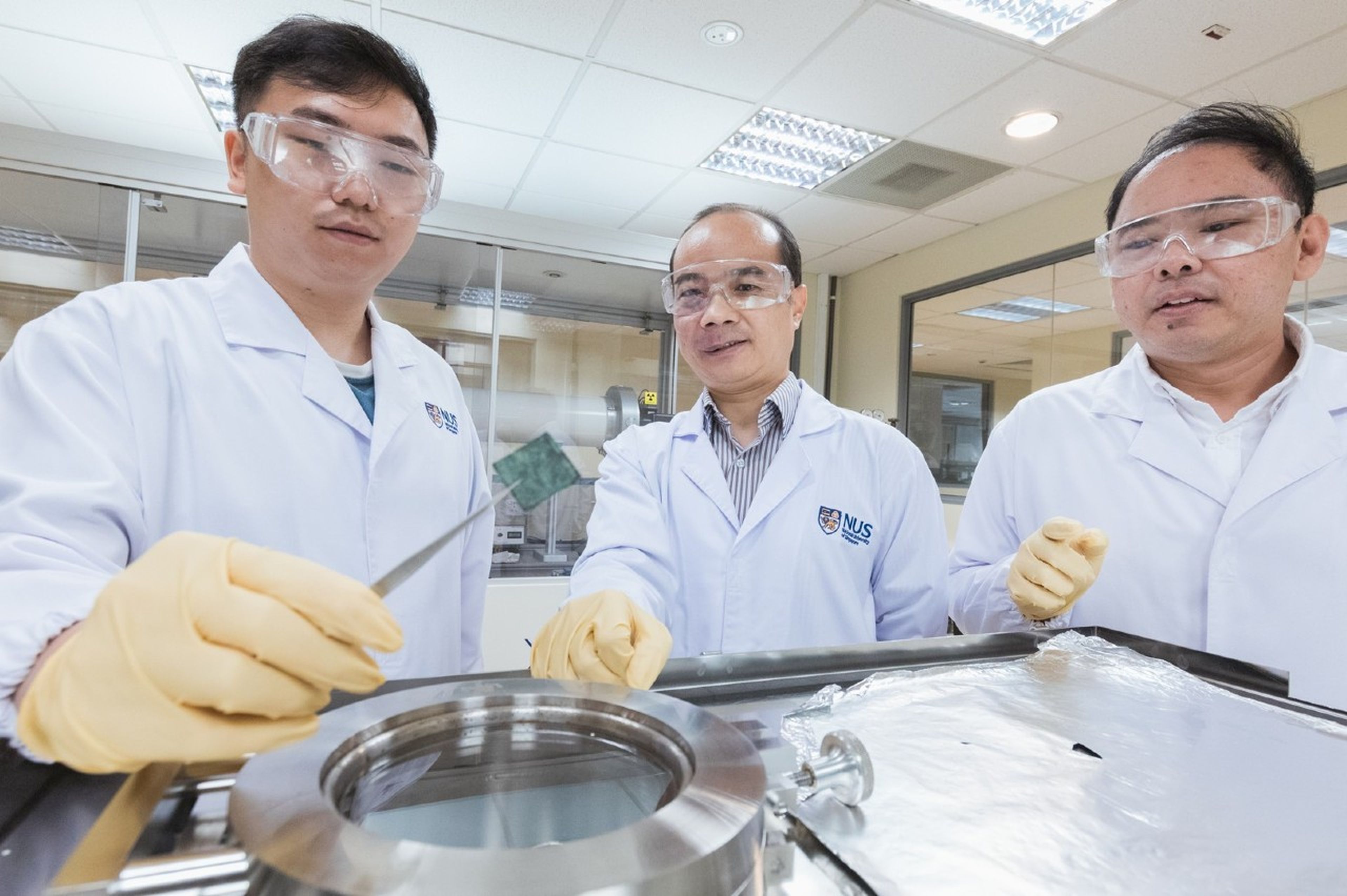 NUS researchers devise revolutionary technique to generate hydrogen more efficiently from water