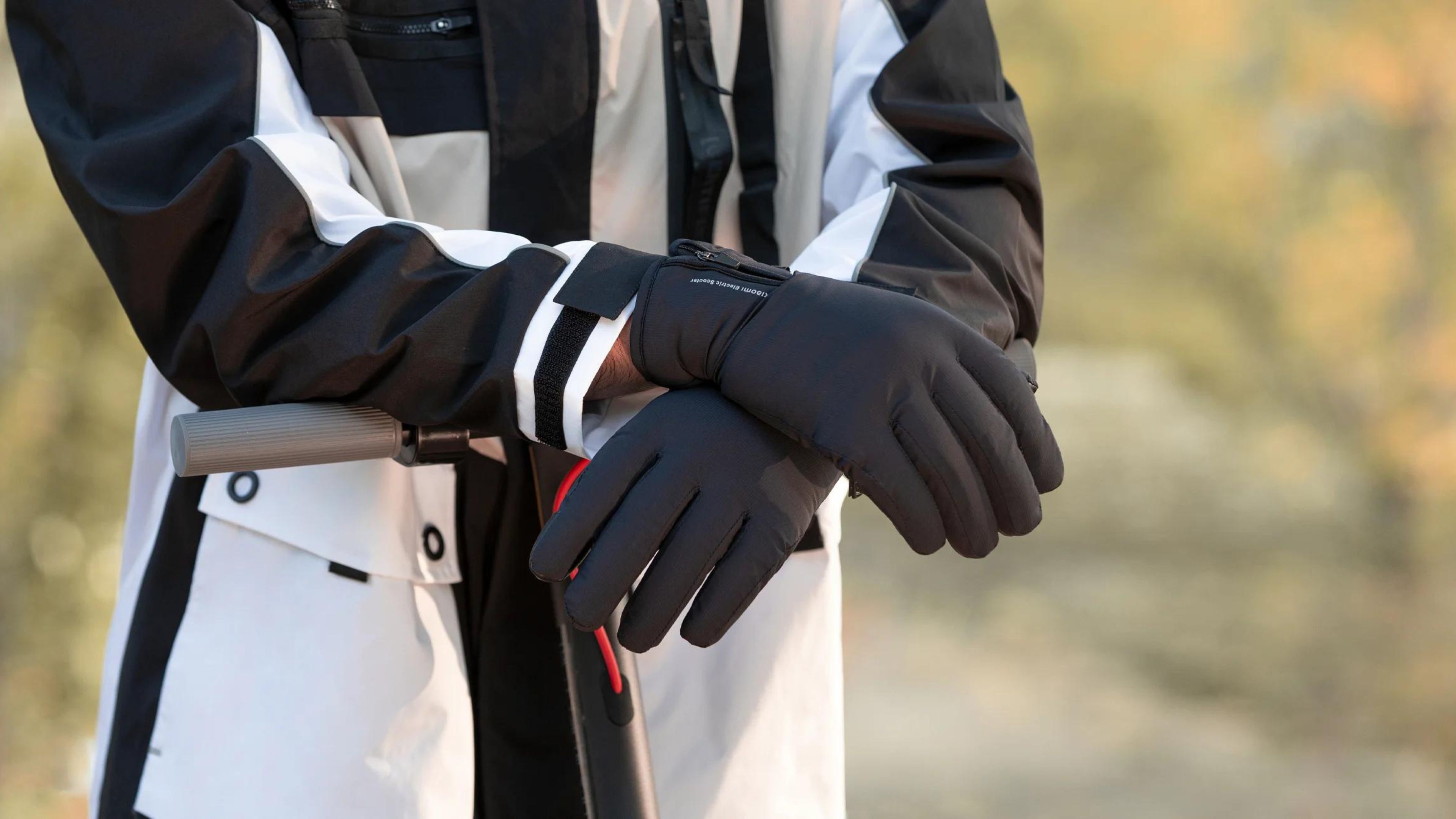 Los guantes: Xiaomi Electric Scooter Riding Gloves