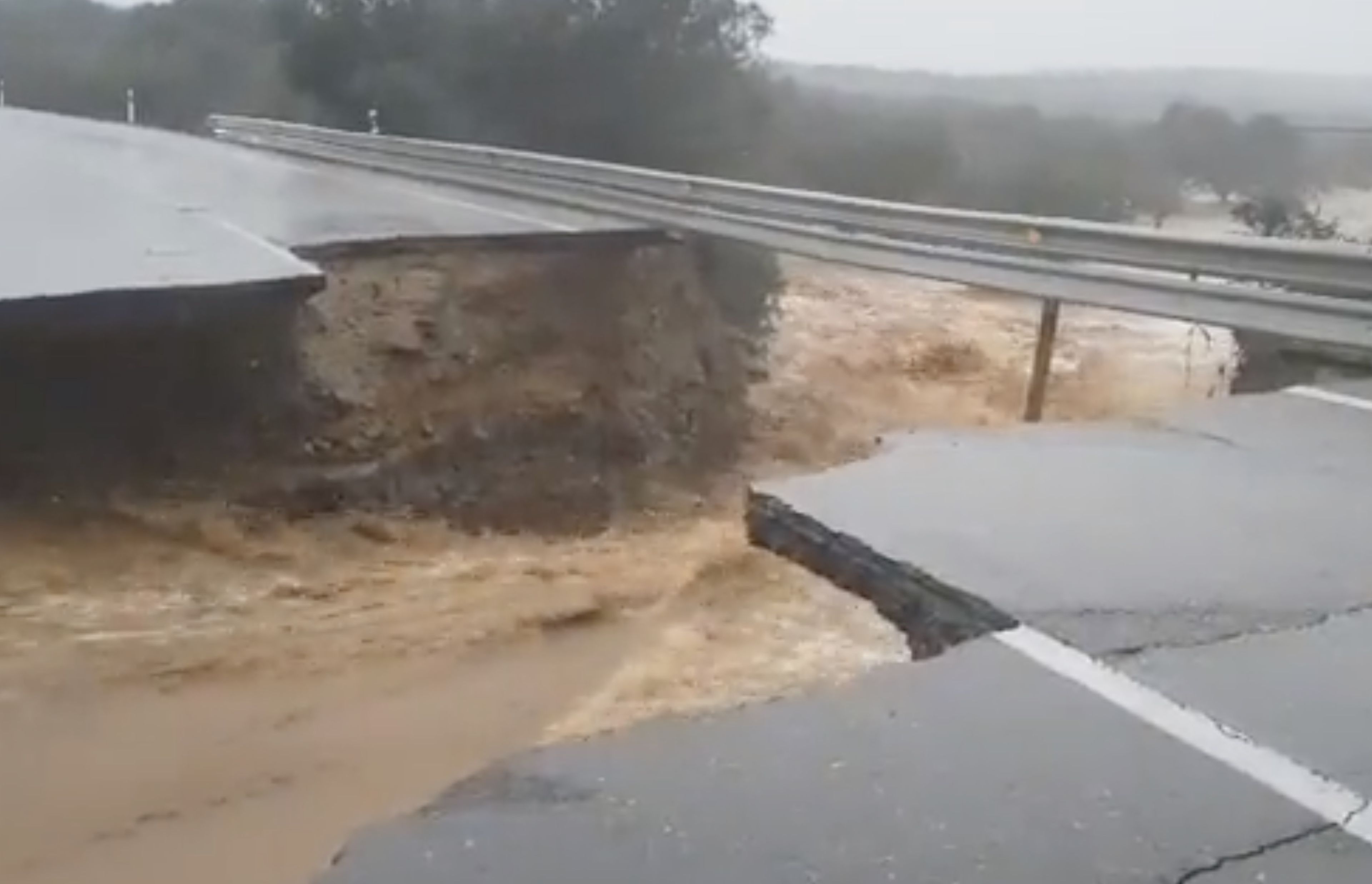 N-523 cortada al trafico por lluvias en Extremadura
