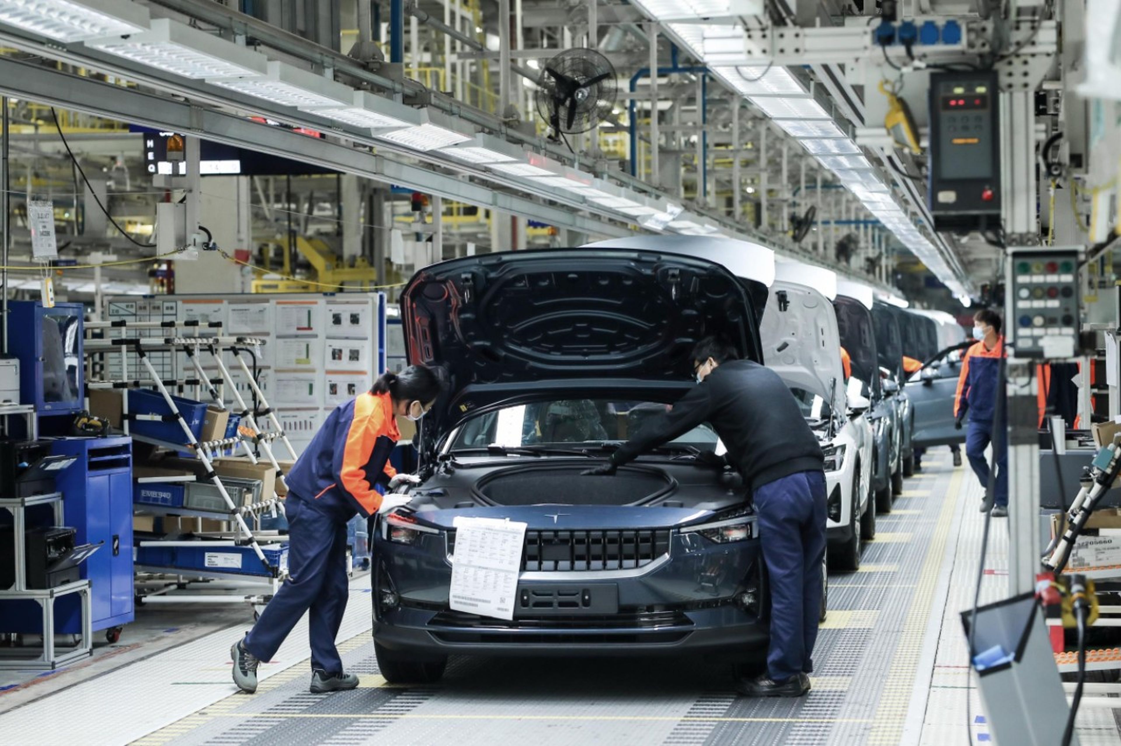 China adelanta a Alemania y ya es el segundo país que más automóviles exporta