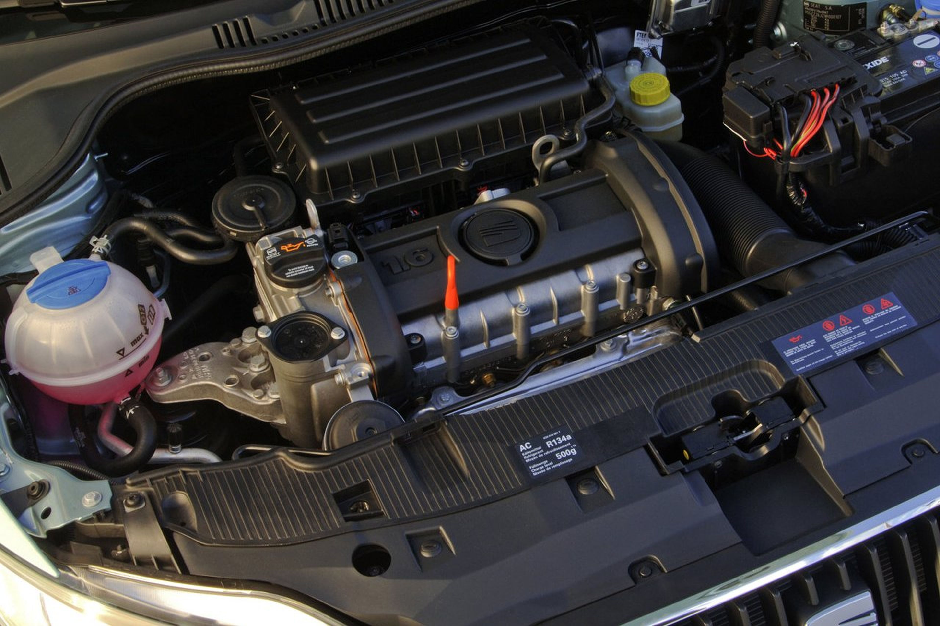 Cómo cambiar el líquido refrigerante de tu coche paso a paso