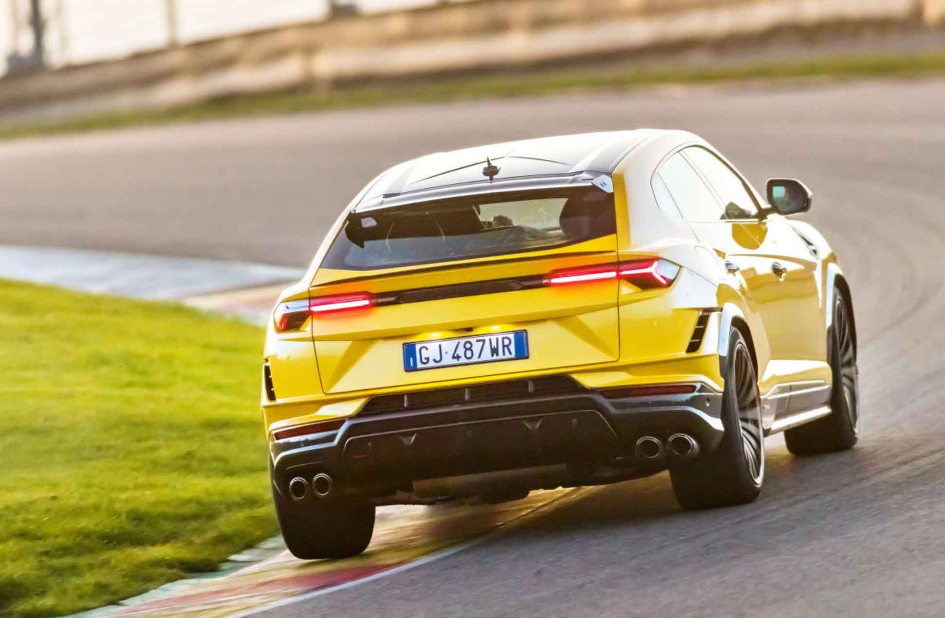 Prueba Del Lamborghini Urus Performante En Circuito Al Volante Del Suv Más Rápido Del Mundo 3164