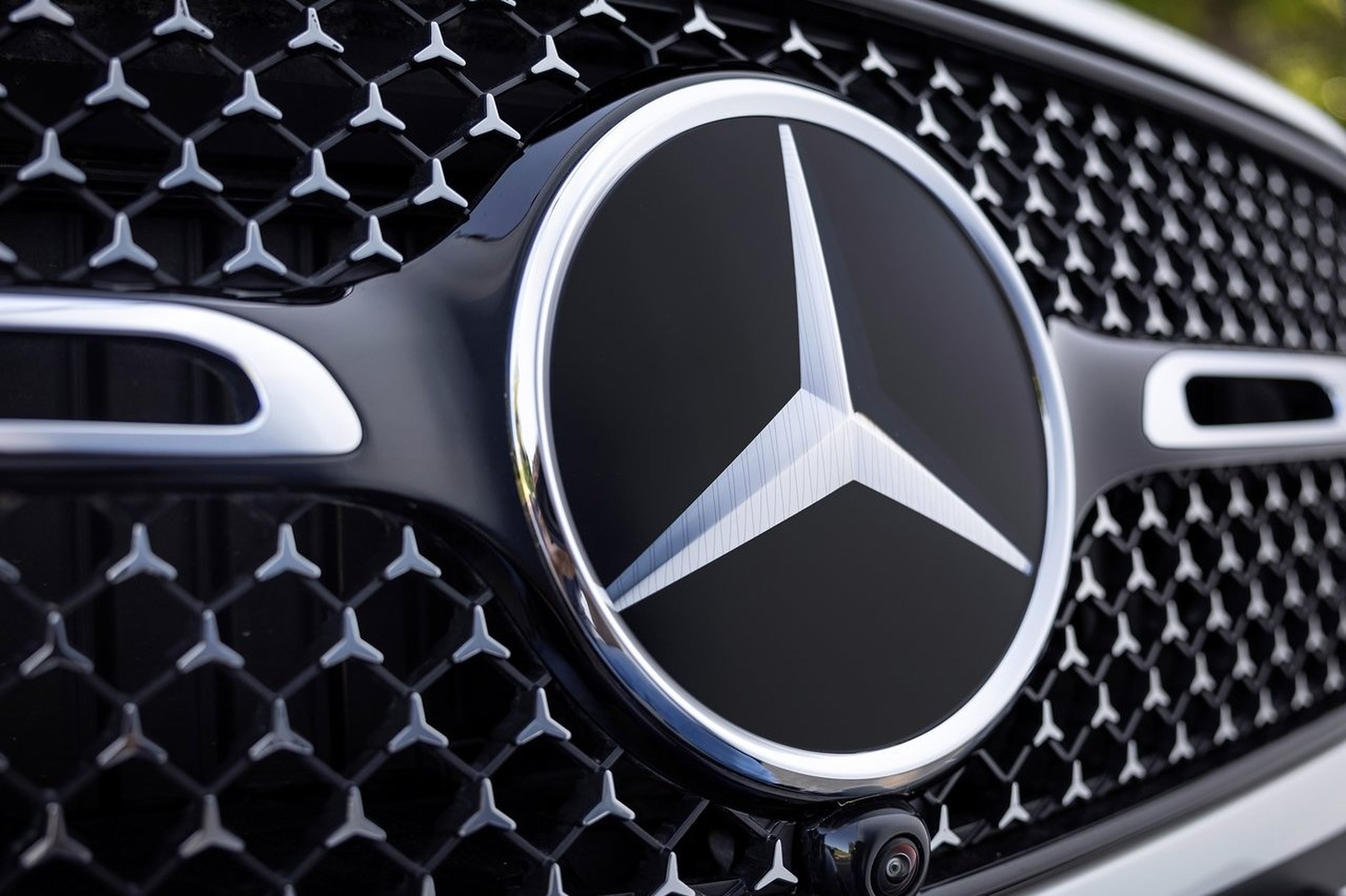 Mercedes vende su división financiera en Rusia a Avtodom