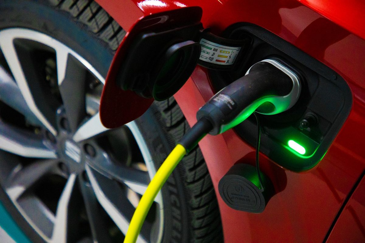 Así puedes cargar tu coche eléctrico en supermercados de Mercadona