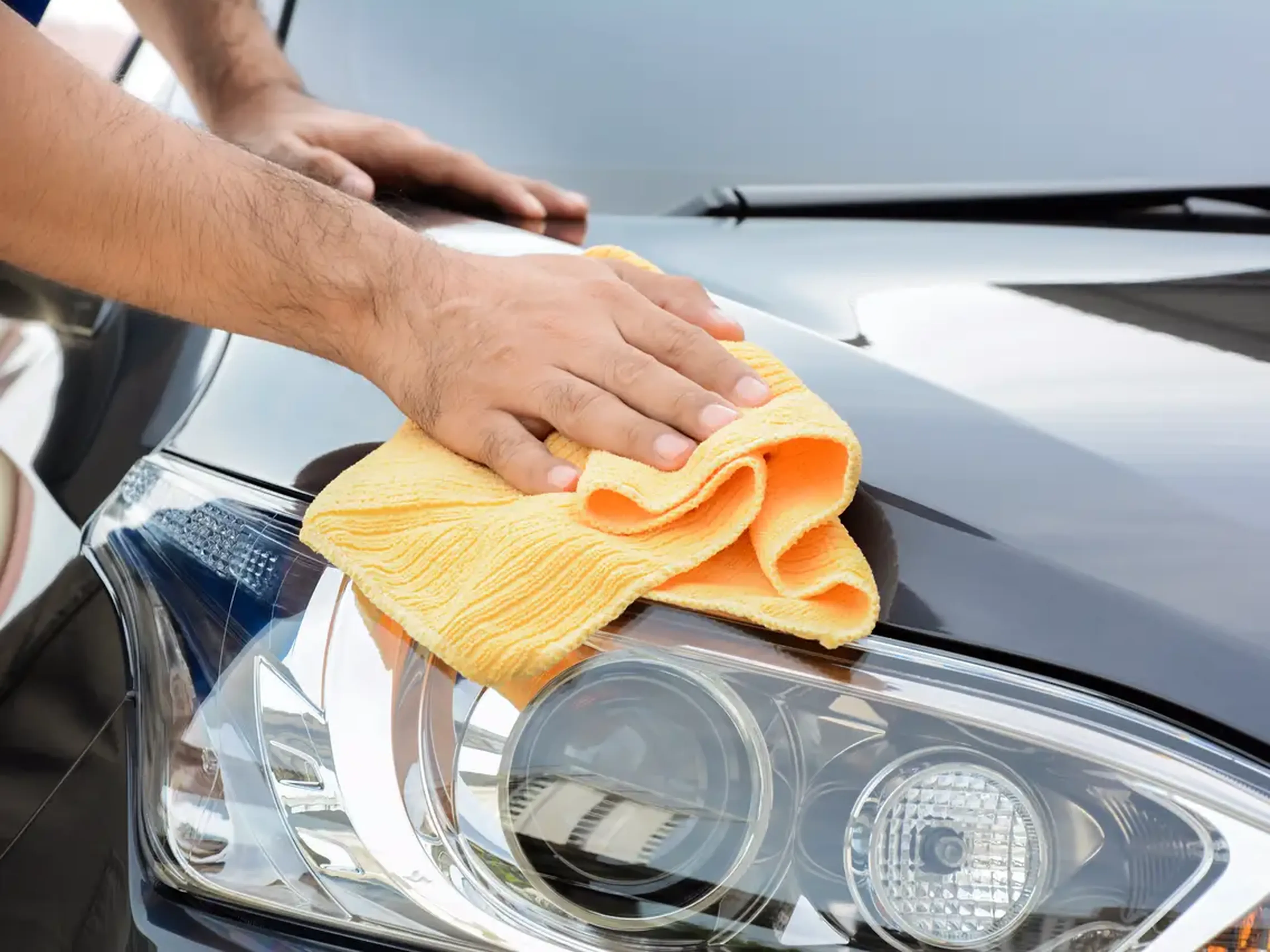 Guía completa: Cómo limpiar la tapicería del coche de manera efectiva