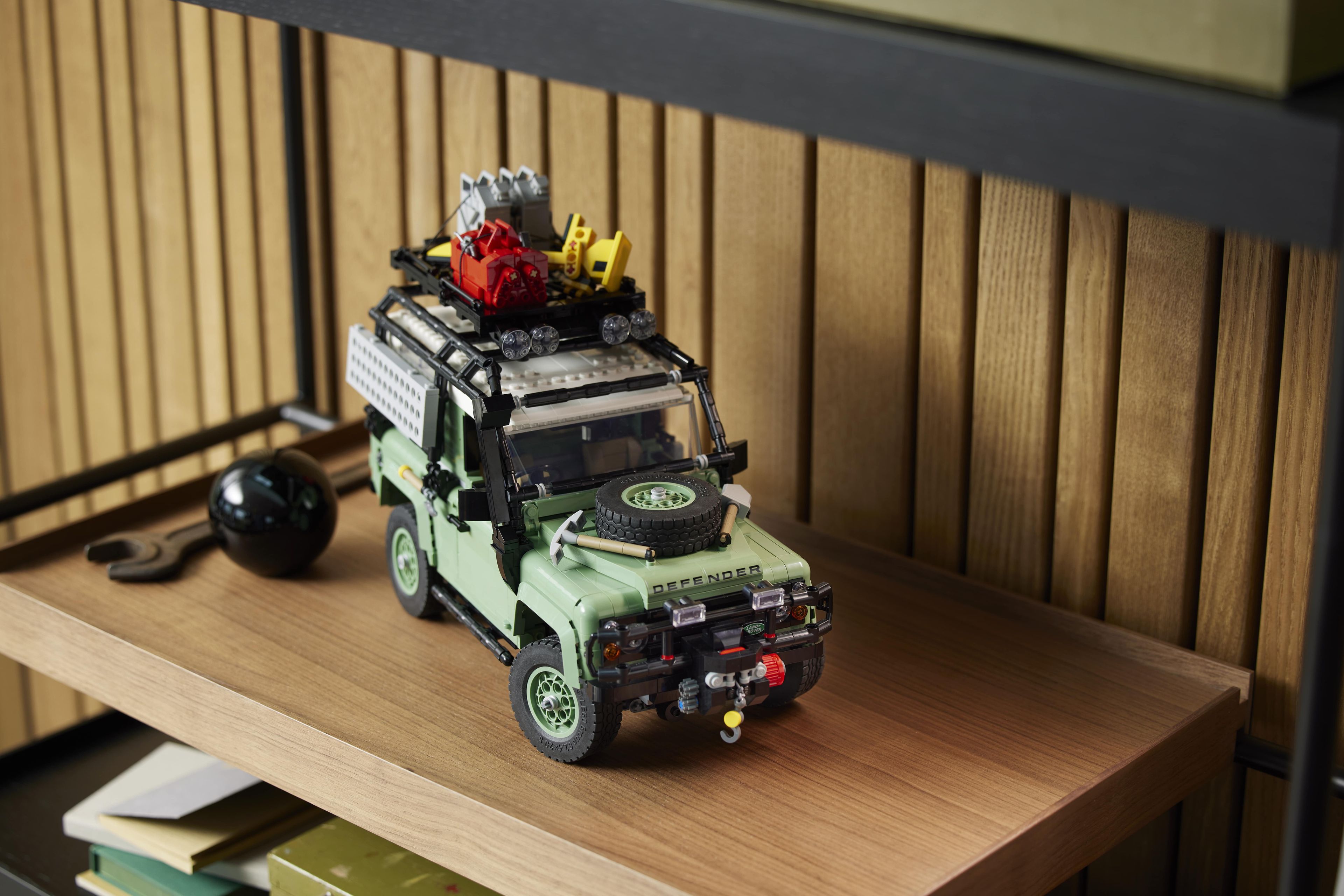 Land Rover Defender LEGO