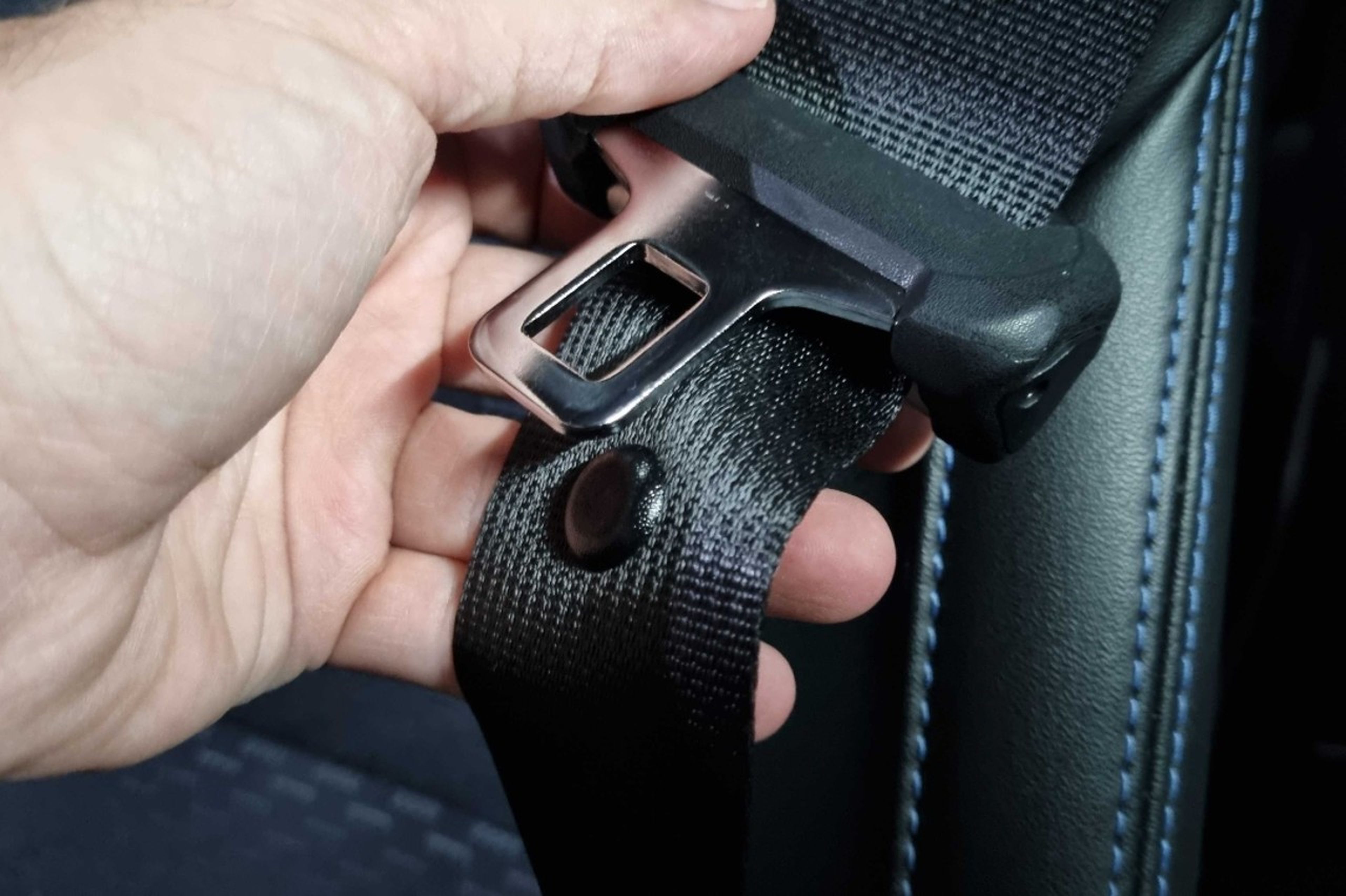 La desconocida función del cinturón del coche que es imprescindible para tu  seguridad