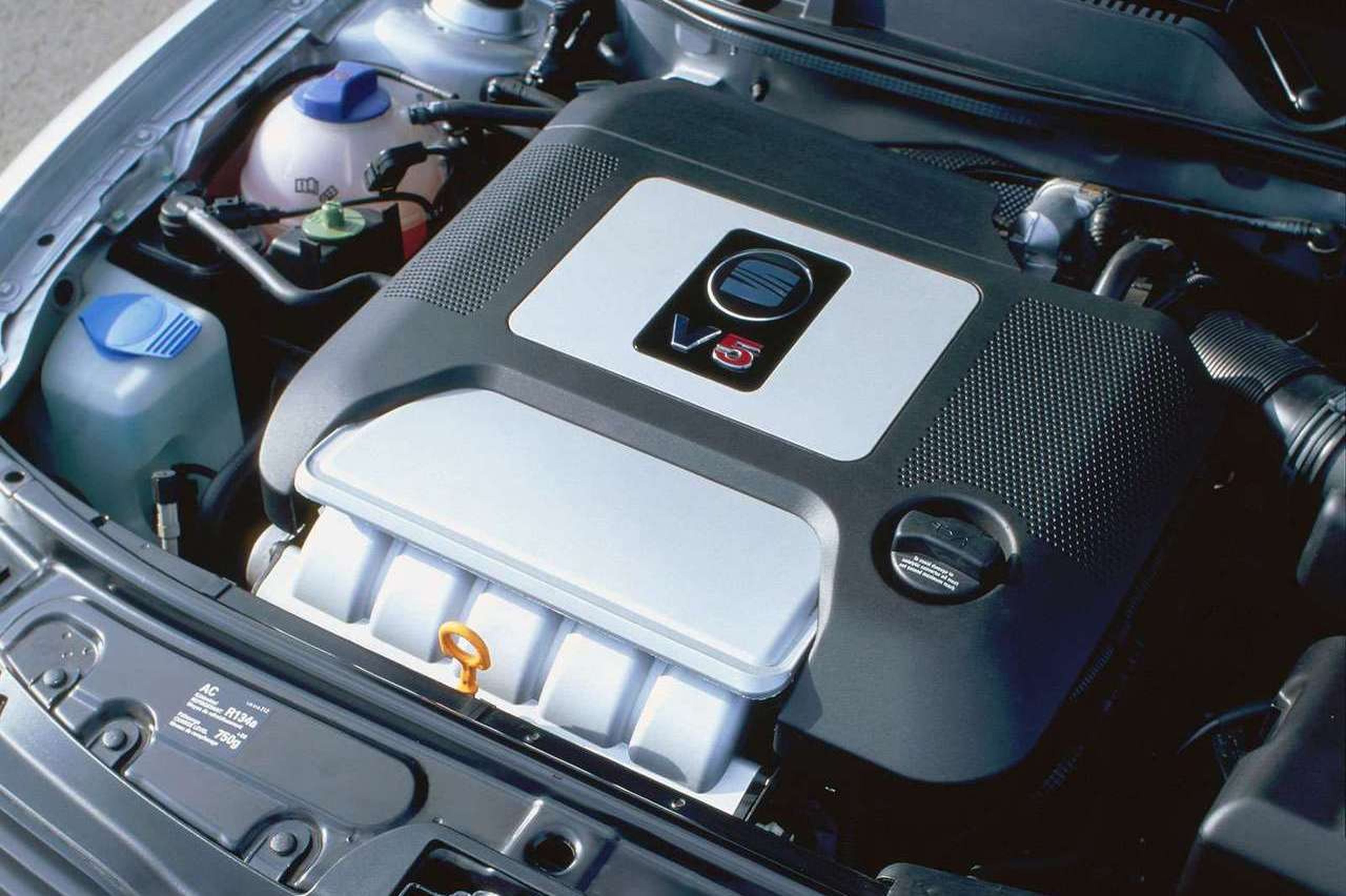 Volkswagen vr6. Vr5 двигатель Фольксваген. Фольксваген 1 литровый мотор. Двигатель v5 Сеат. VW vr6 Porsche.