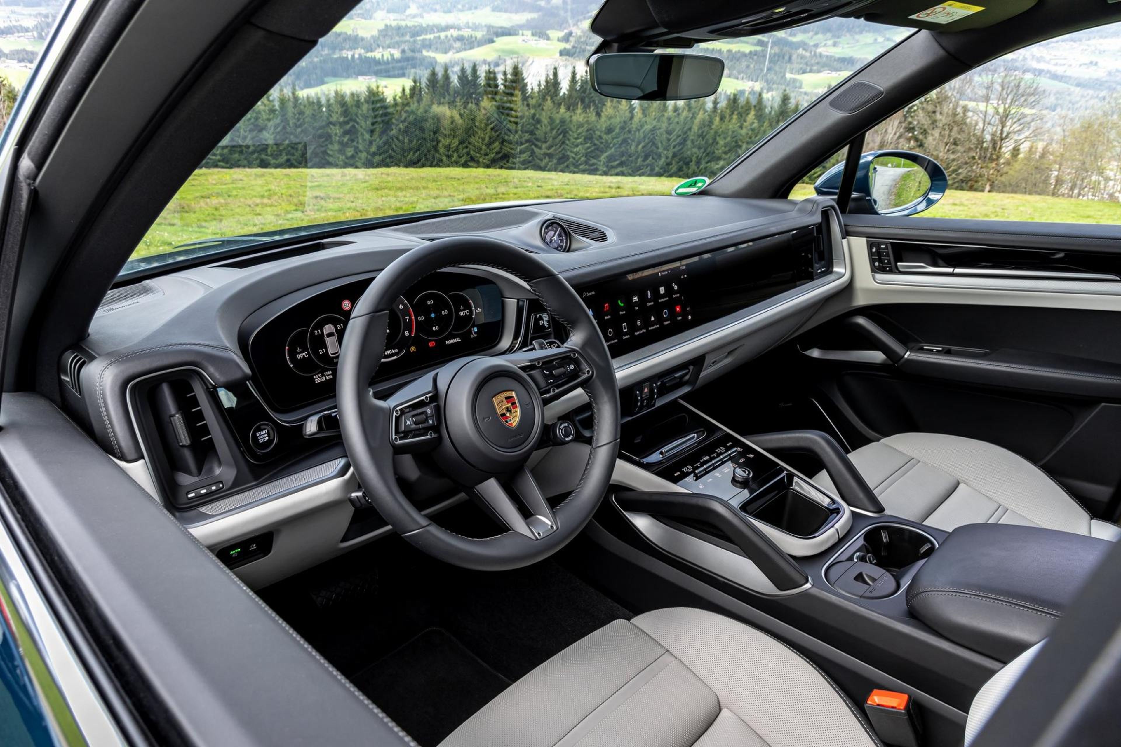 Interior del Porsche Cayenne 2023