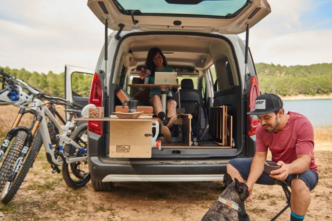 As puedes convertir tu furgoneta en una camper por solo 2.000