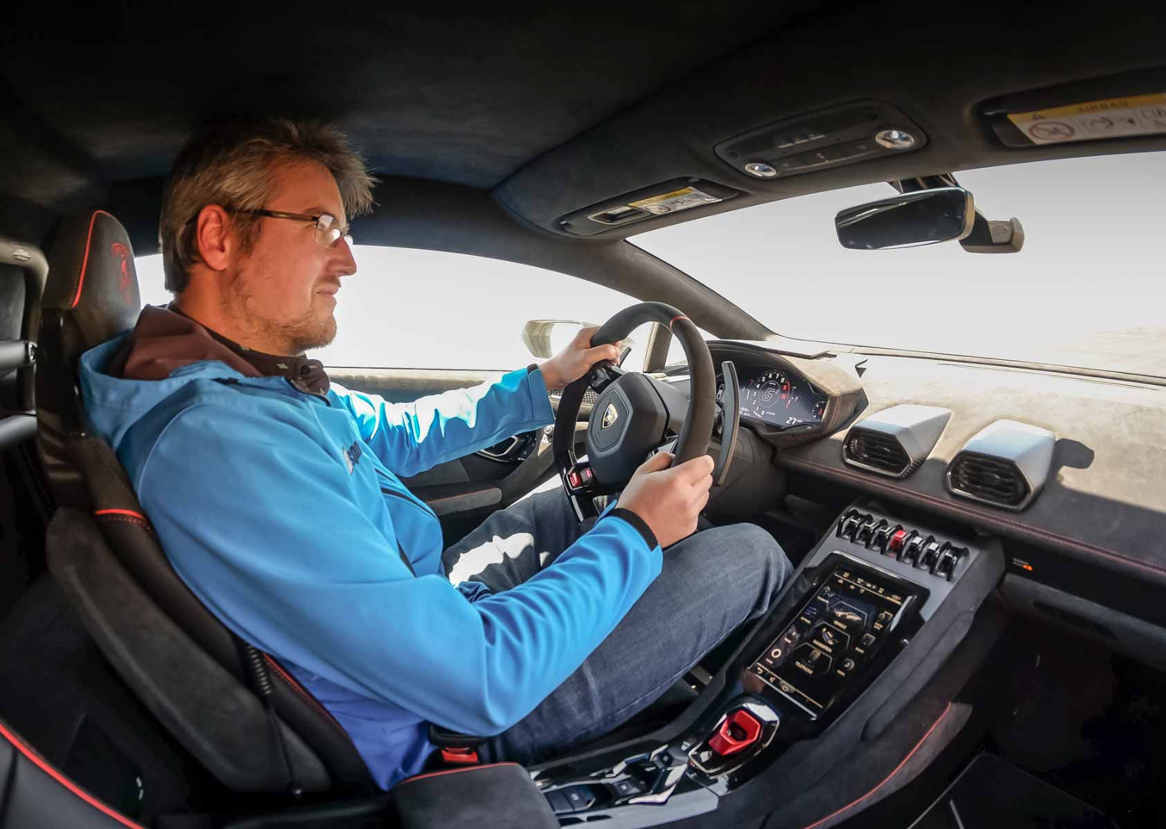 Prueba del Lamborghini Huracán Sterrato: cockpit