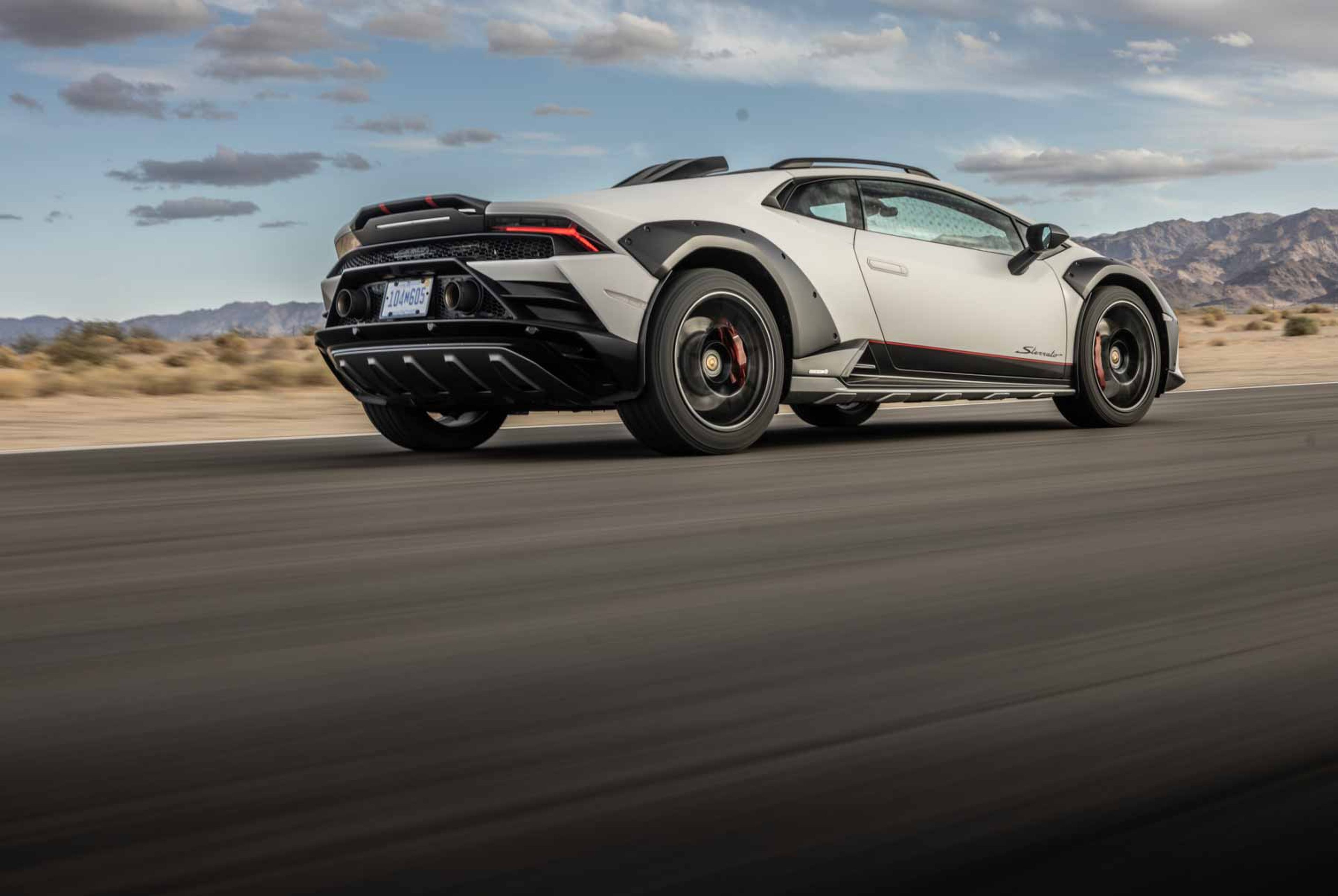 Prueba del Lamborghini Huracán Sterrato: lateral