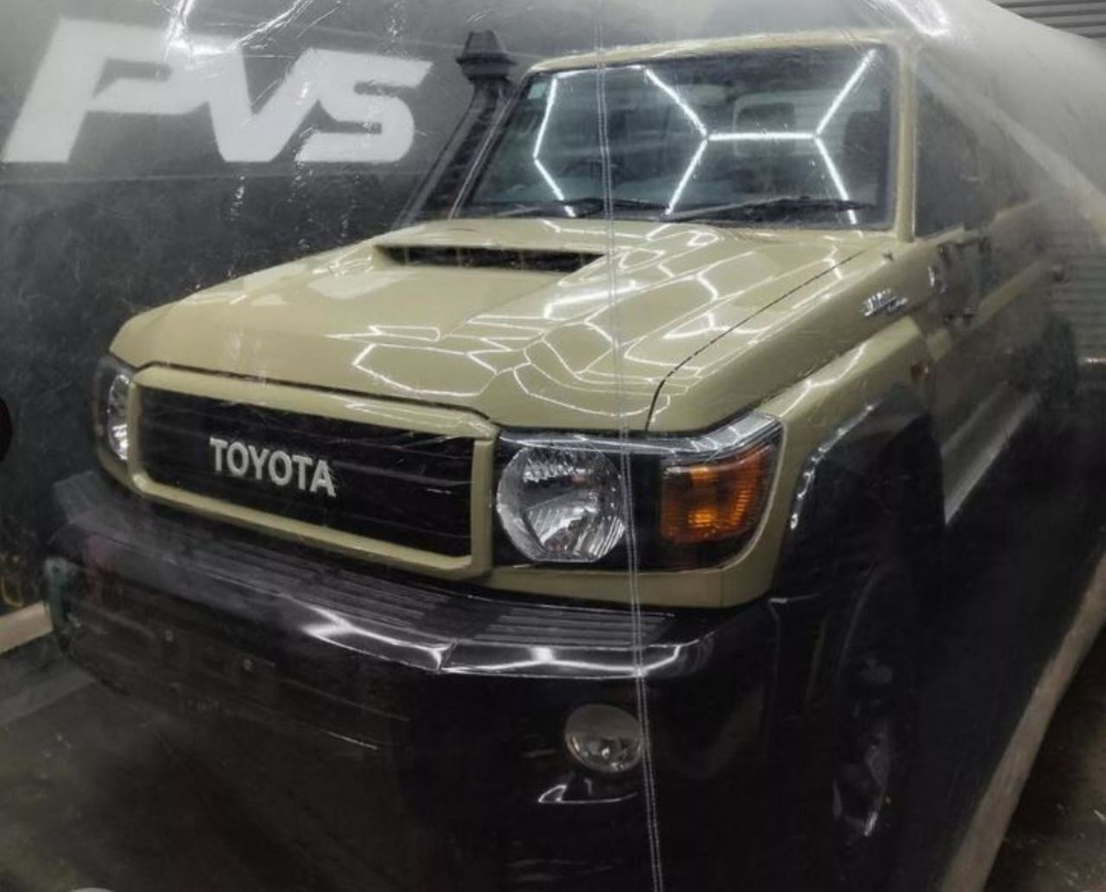 Venta Toyota Land Cruiser conservado en una burbuja