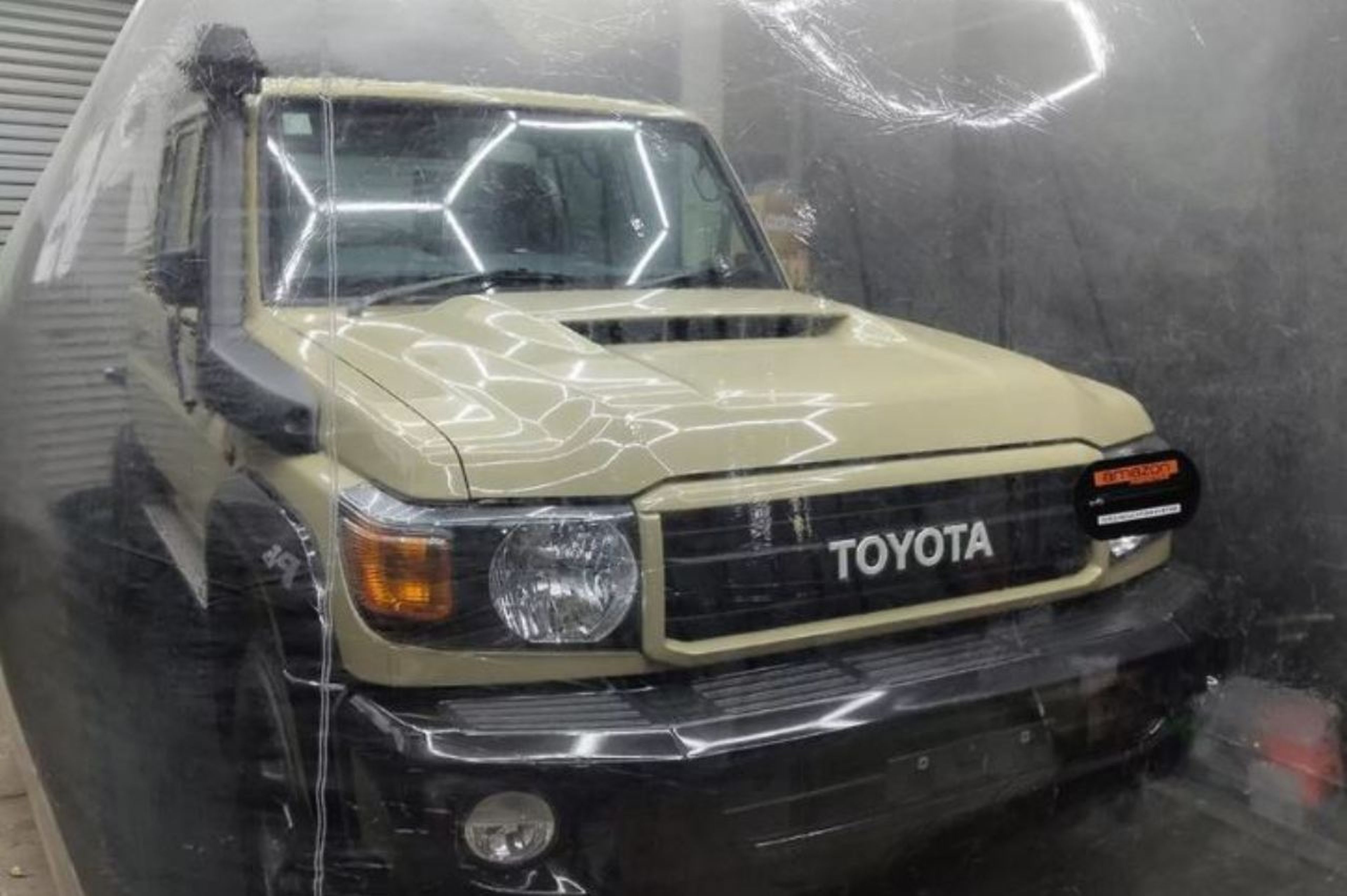 Venta Toyota Land Cruiser conservado en una burbuja