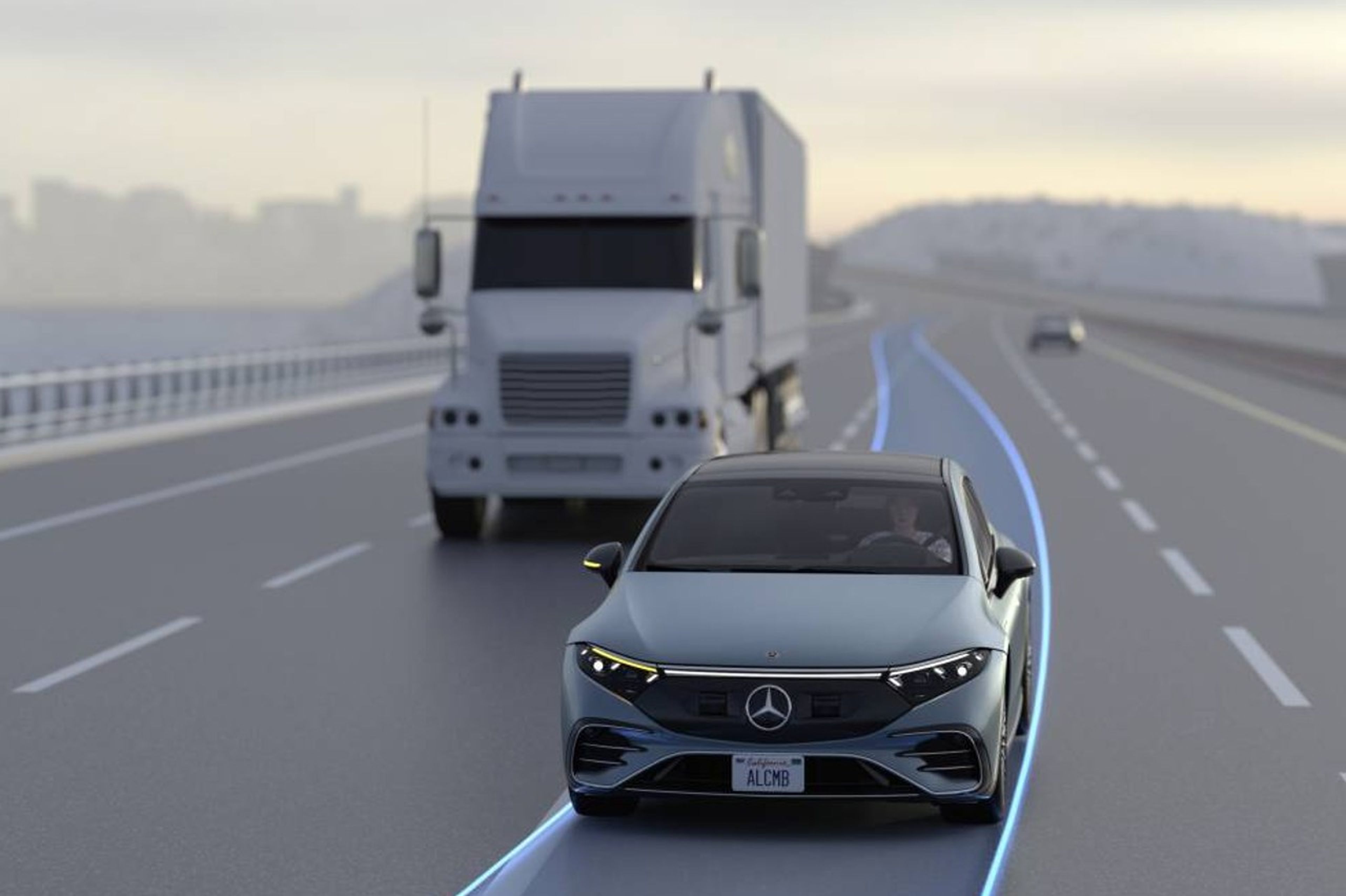 Nueva función de Mercedes que permite adelantar automáticamente