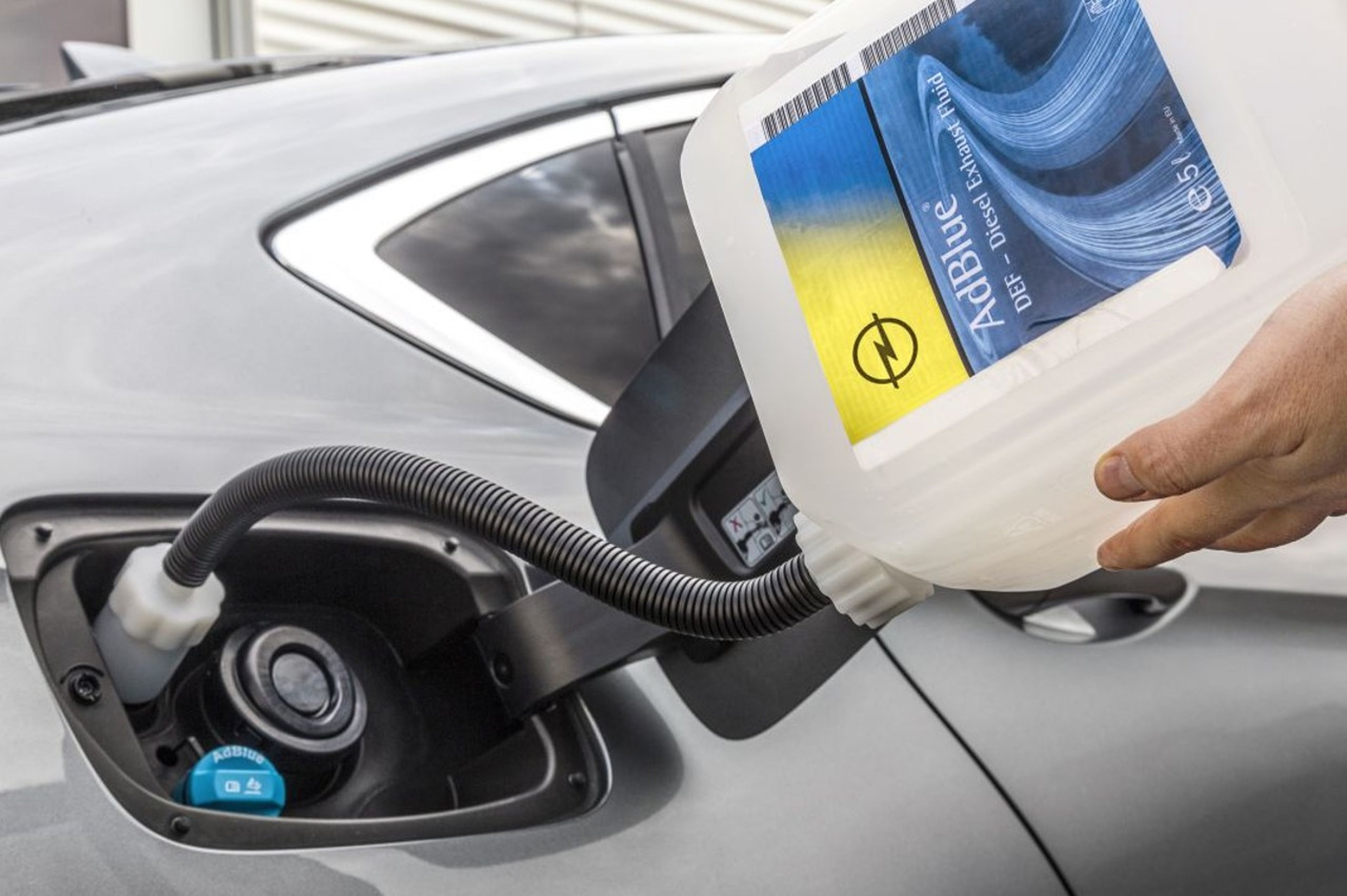 El problema que puede provocar el AdBlue en tu coche diésel