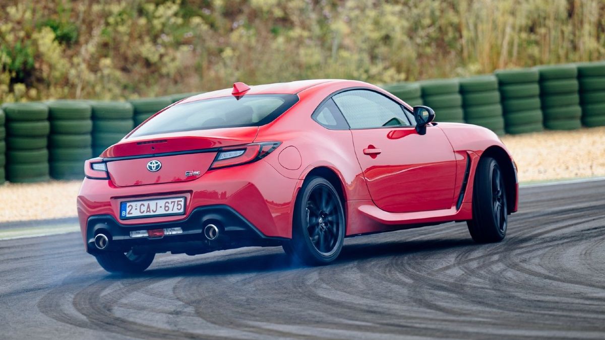 Olvídate De Precios Altos: Los Mejores Coches Gasolina Económicos (2024) - l1htza9