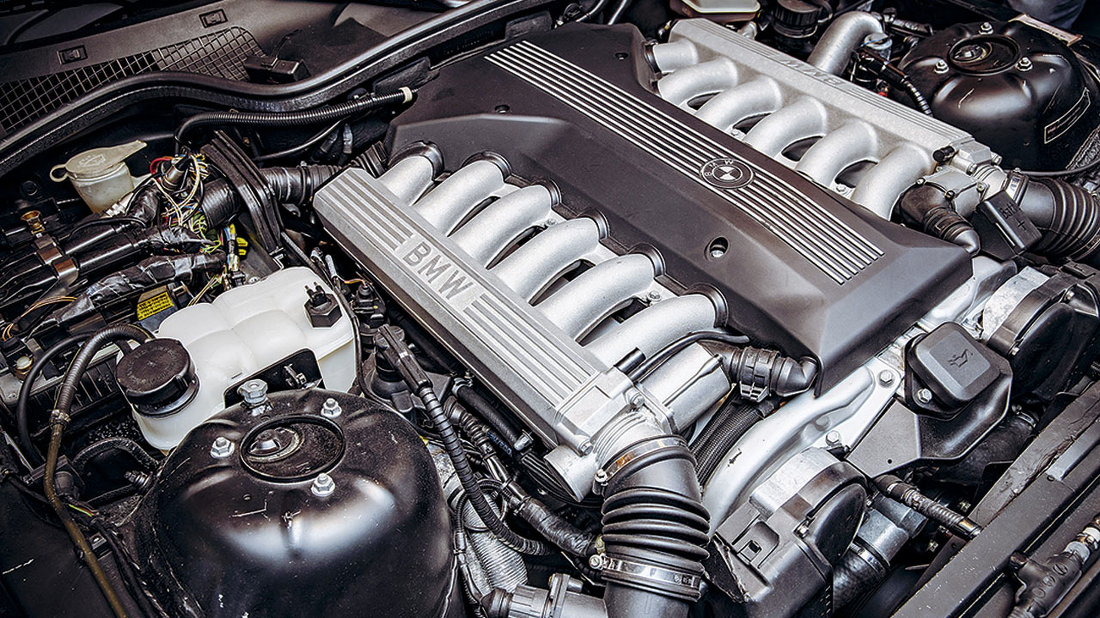 motor del BMW Z3 Roadster V12