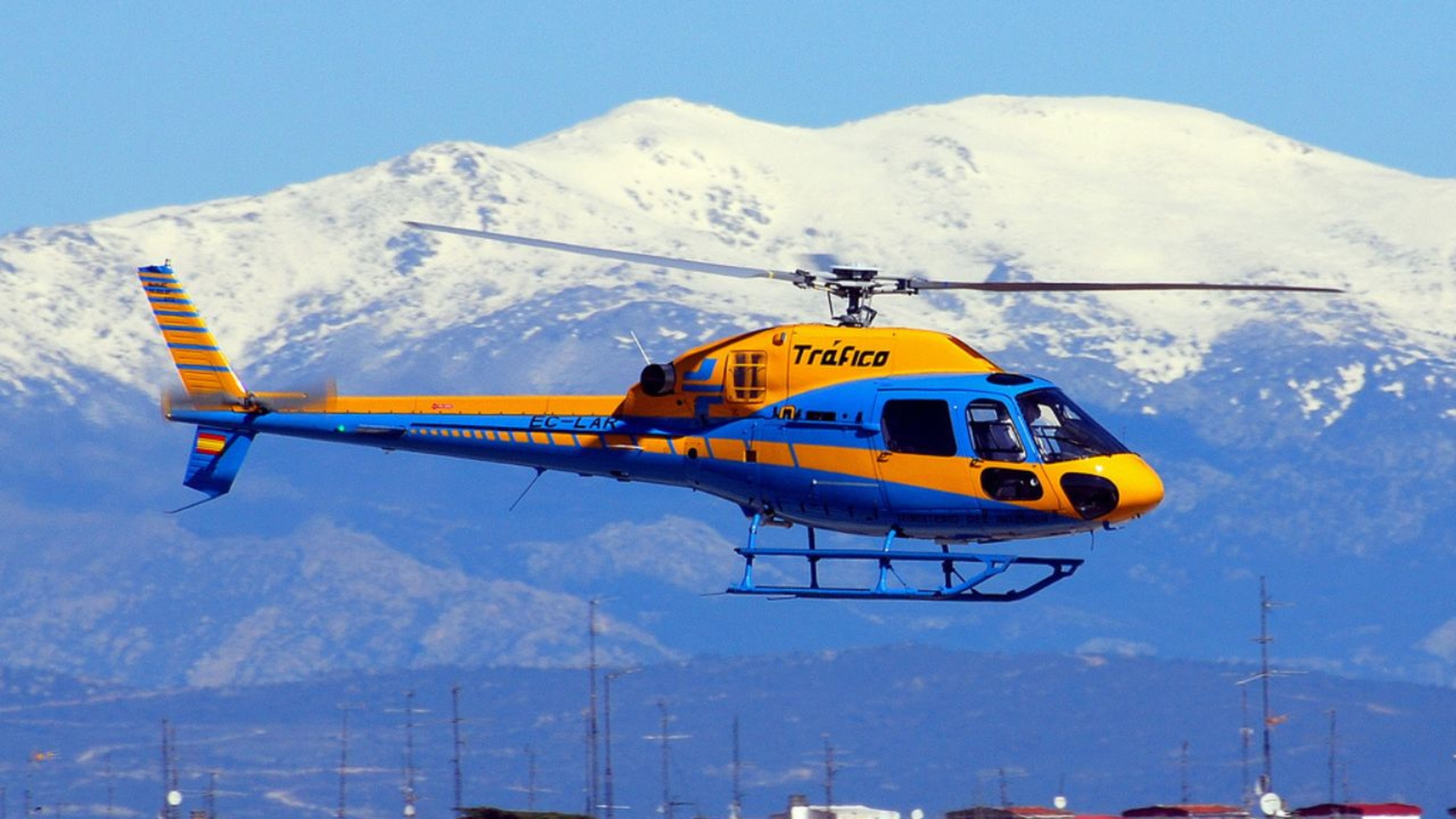 Helicóptero DGT Tráfico