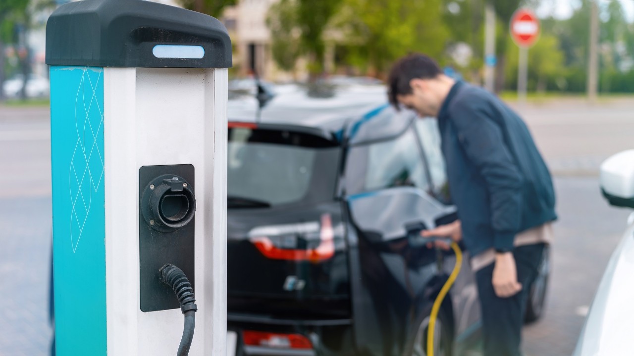 No te resistas, al final caerás en el coche eléctrico, como yo