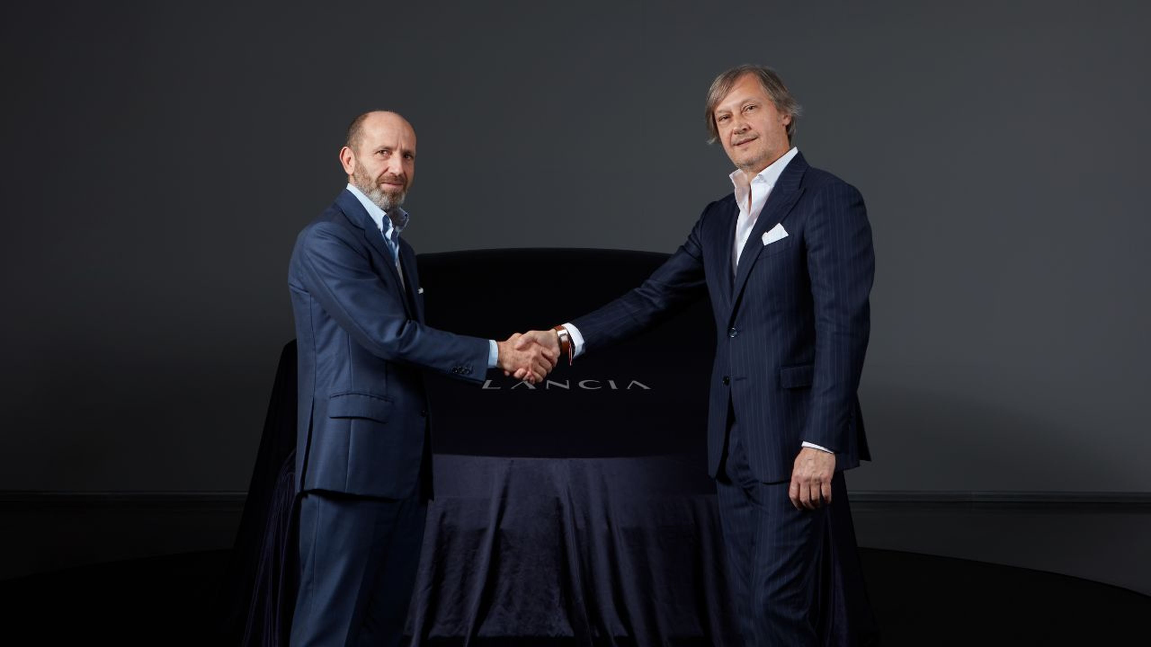 Luca Napolitano (CEO Lancia) junto a Luca Fuso (CEO Cassina)