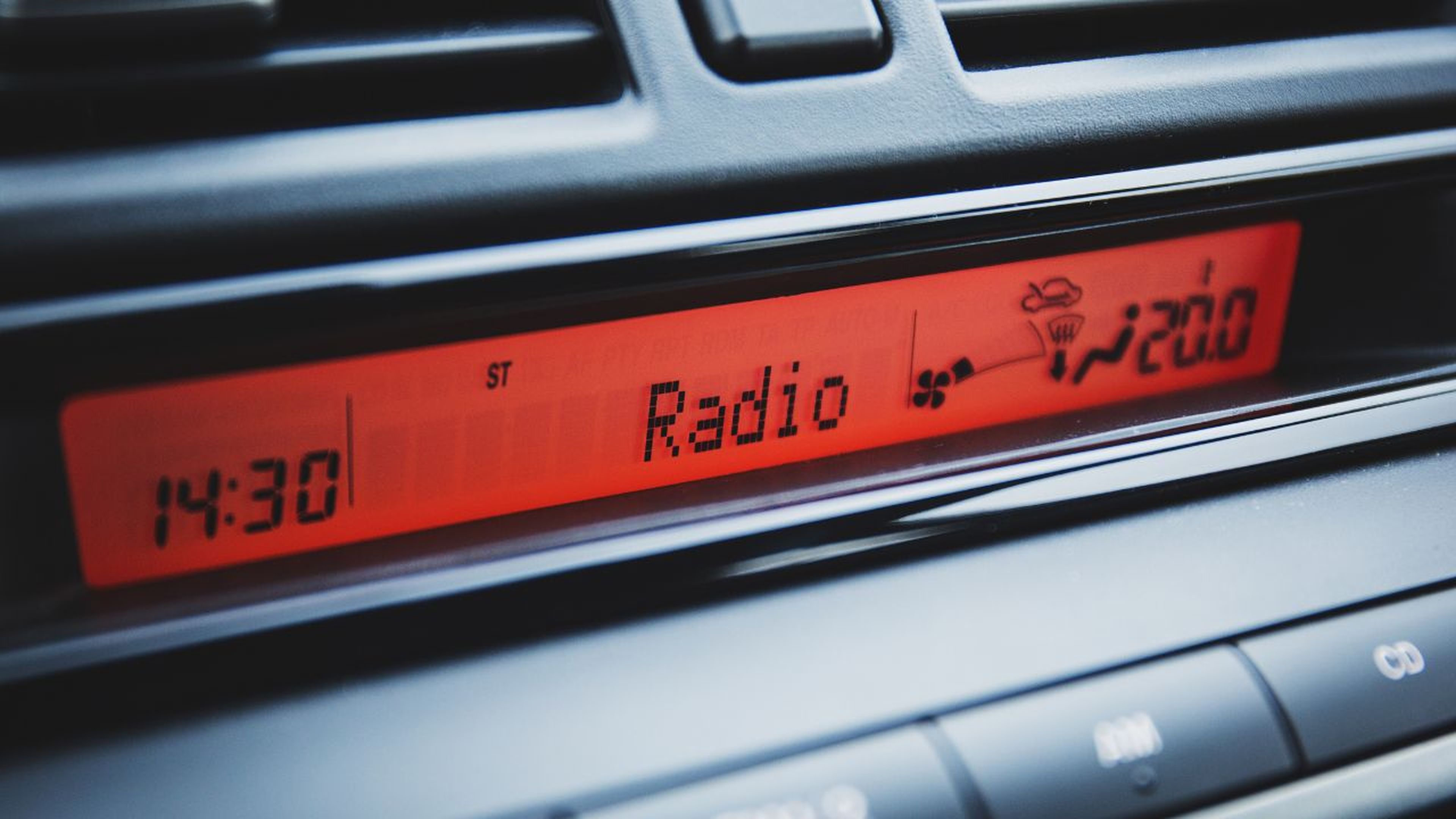 Coche viejo pero no antiguo: esta radio Bluetooth Pioneer le dará un salto  de calidad al tuyo