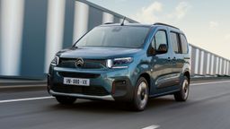 La Citroën Berlingo Business actualiza su gama en España: motores gasolina  y diésel y más personalización, desde 240 euros al mes