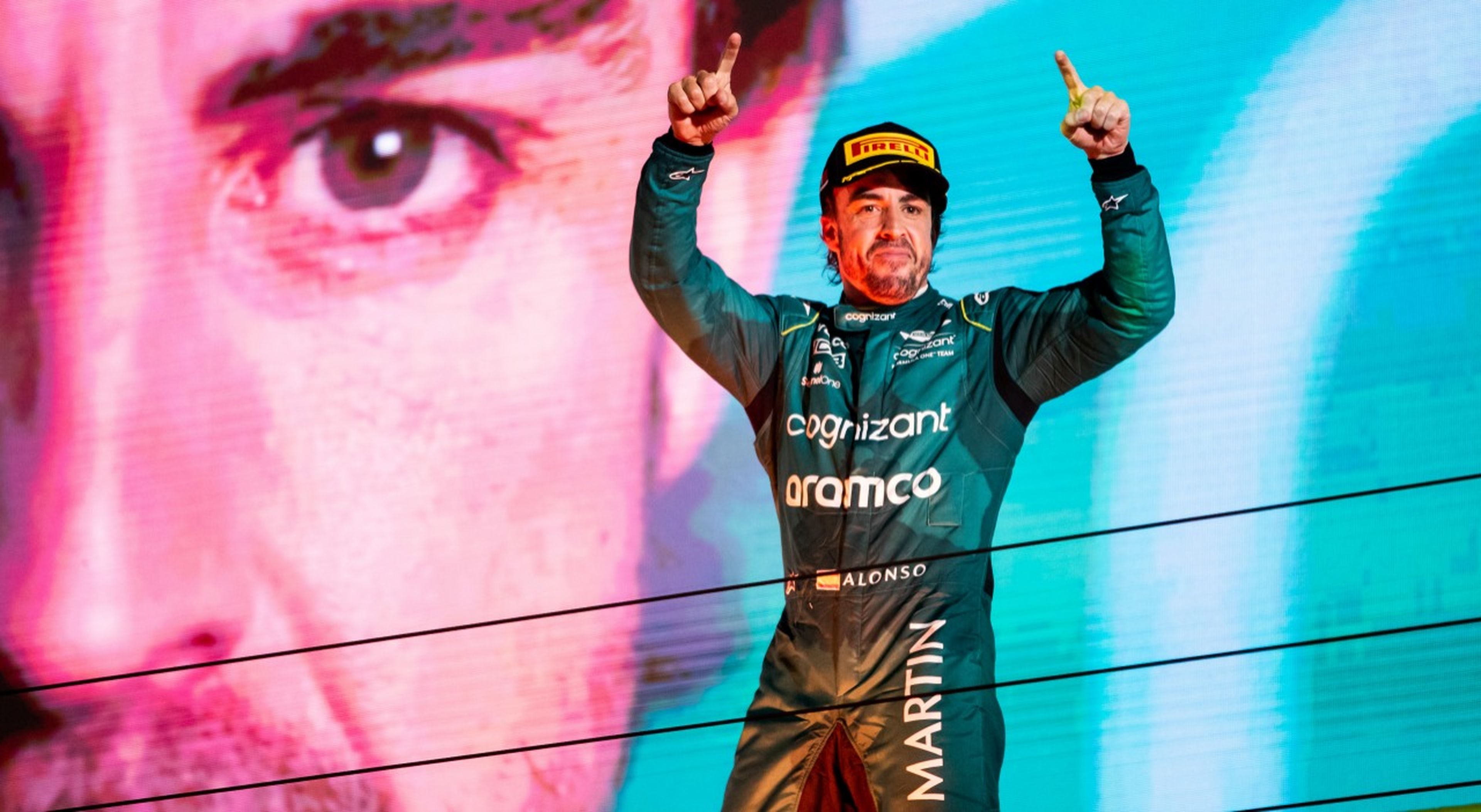 Fernando Alonso celebra su primer podio de la temporada en Bahréin