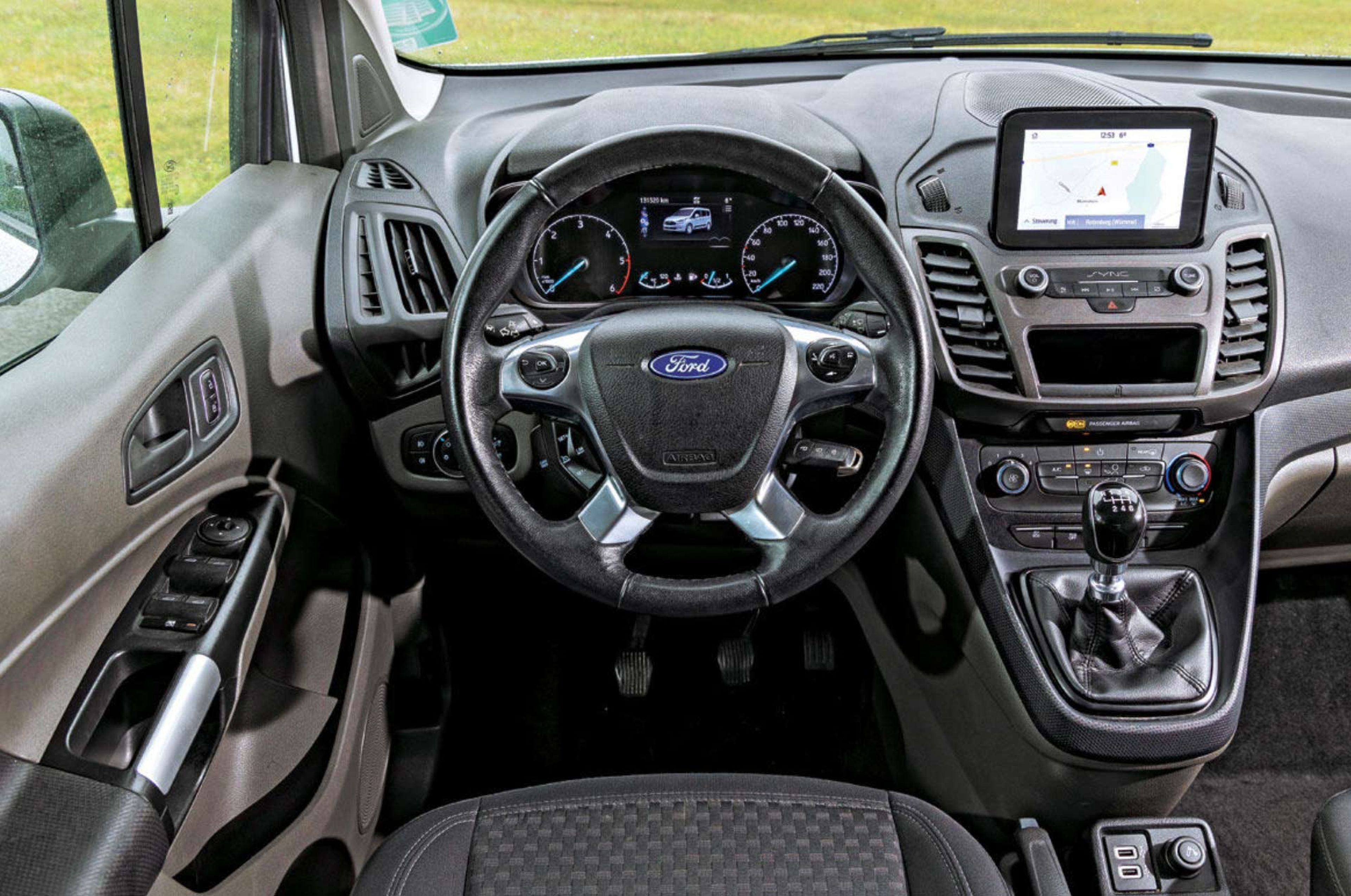 Prueba de segunda mano de la Ford Tourneo Connect cockpit