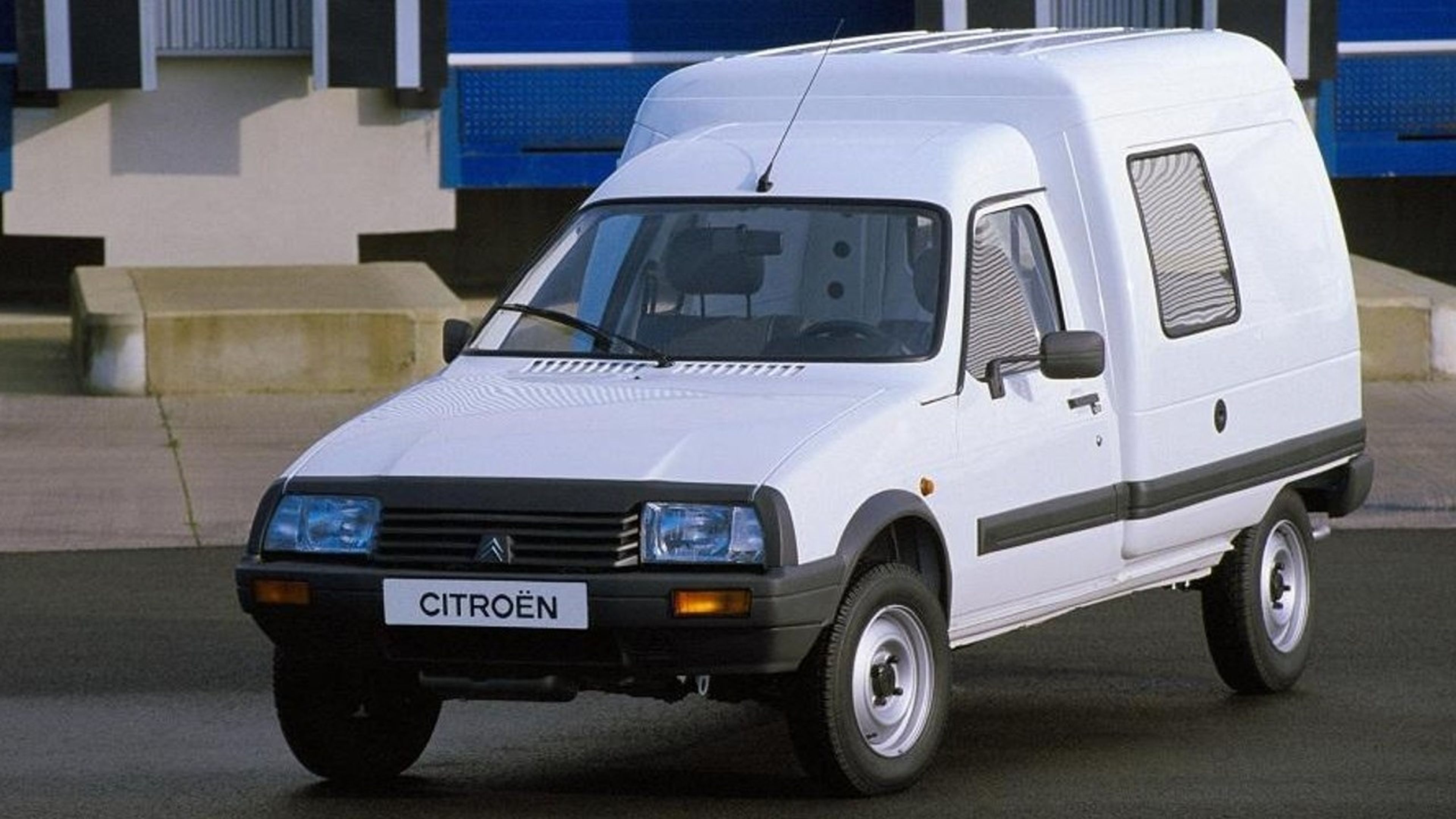 La increíble historia del Citroën Saxo eléctrico