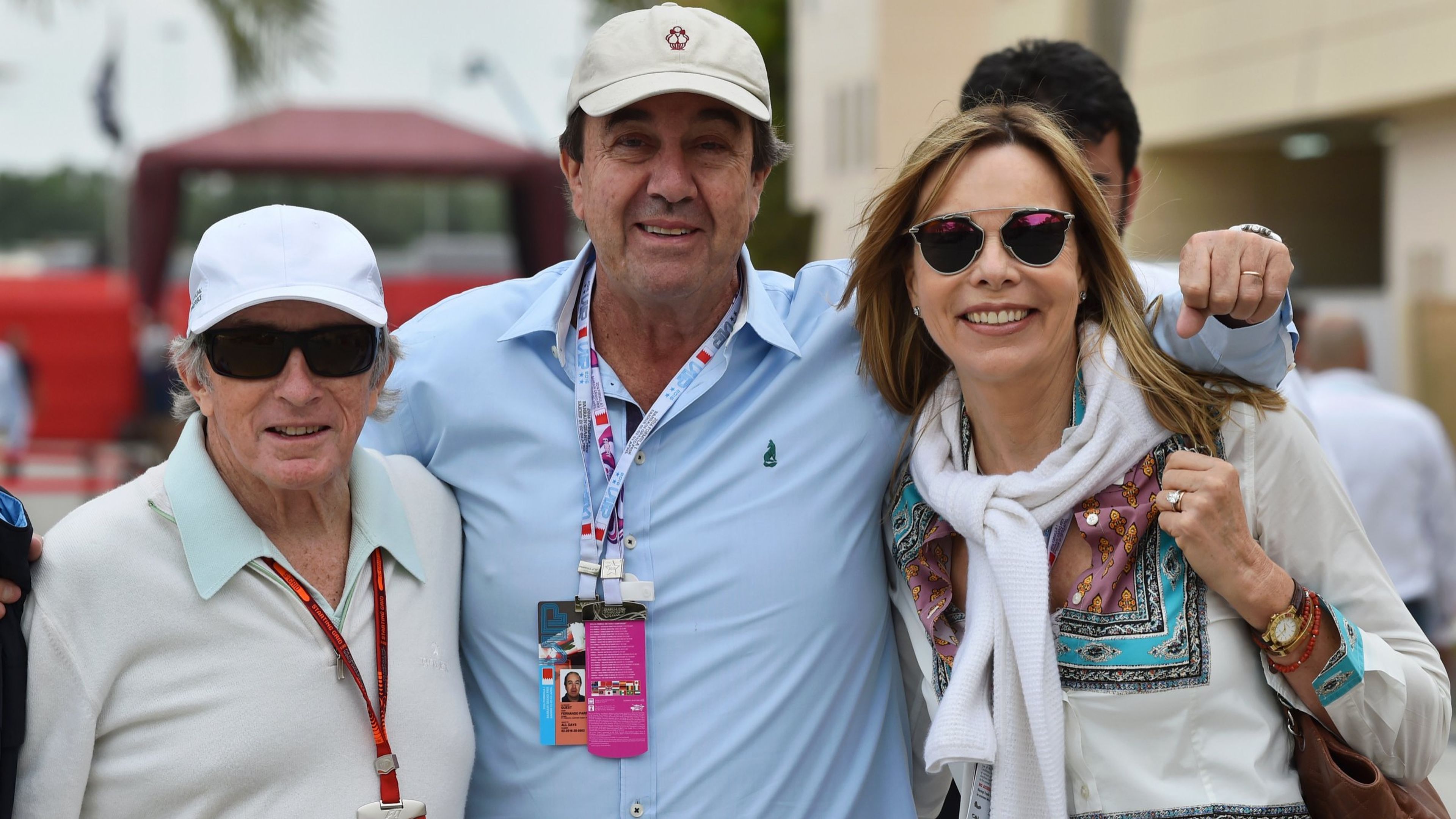 Nando Parrado (centro), junto a su esposa Veronique (derecha) y a Jackie Stewart (izquierda)