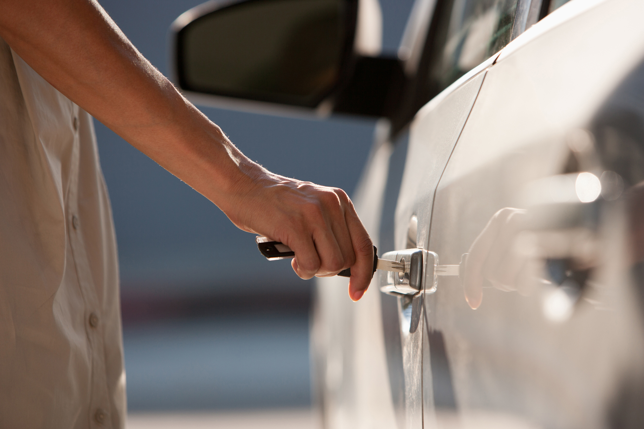 El reposacabezas de tu coche tiene un uso secreto que puede salvarte la  vida