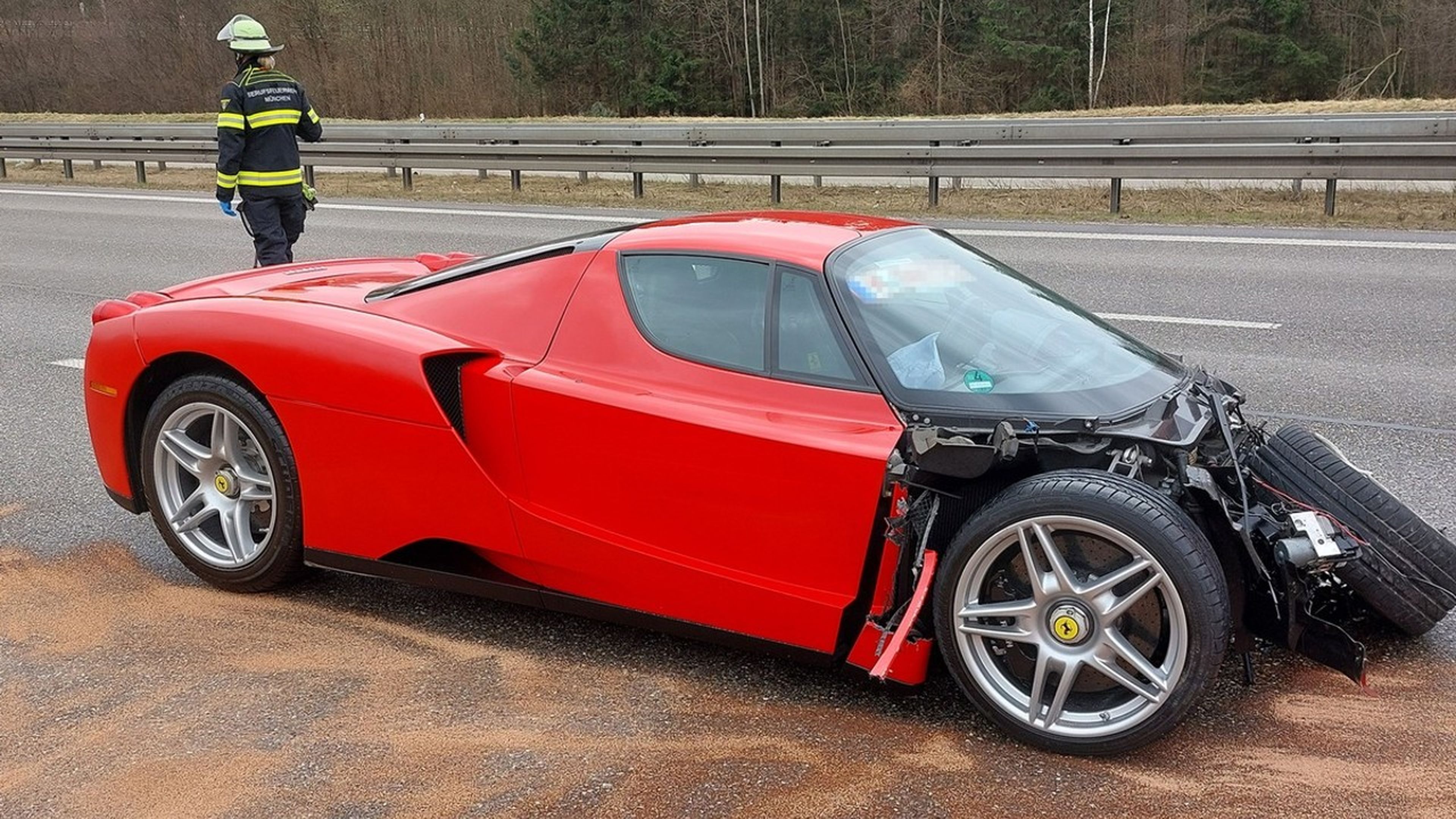 Accidente Ferrari Enzo Autobahn