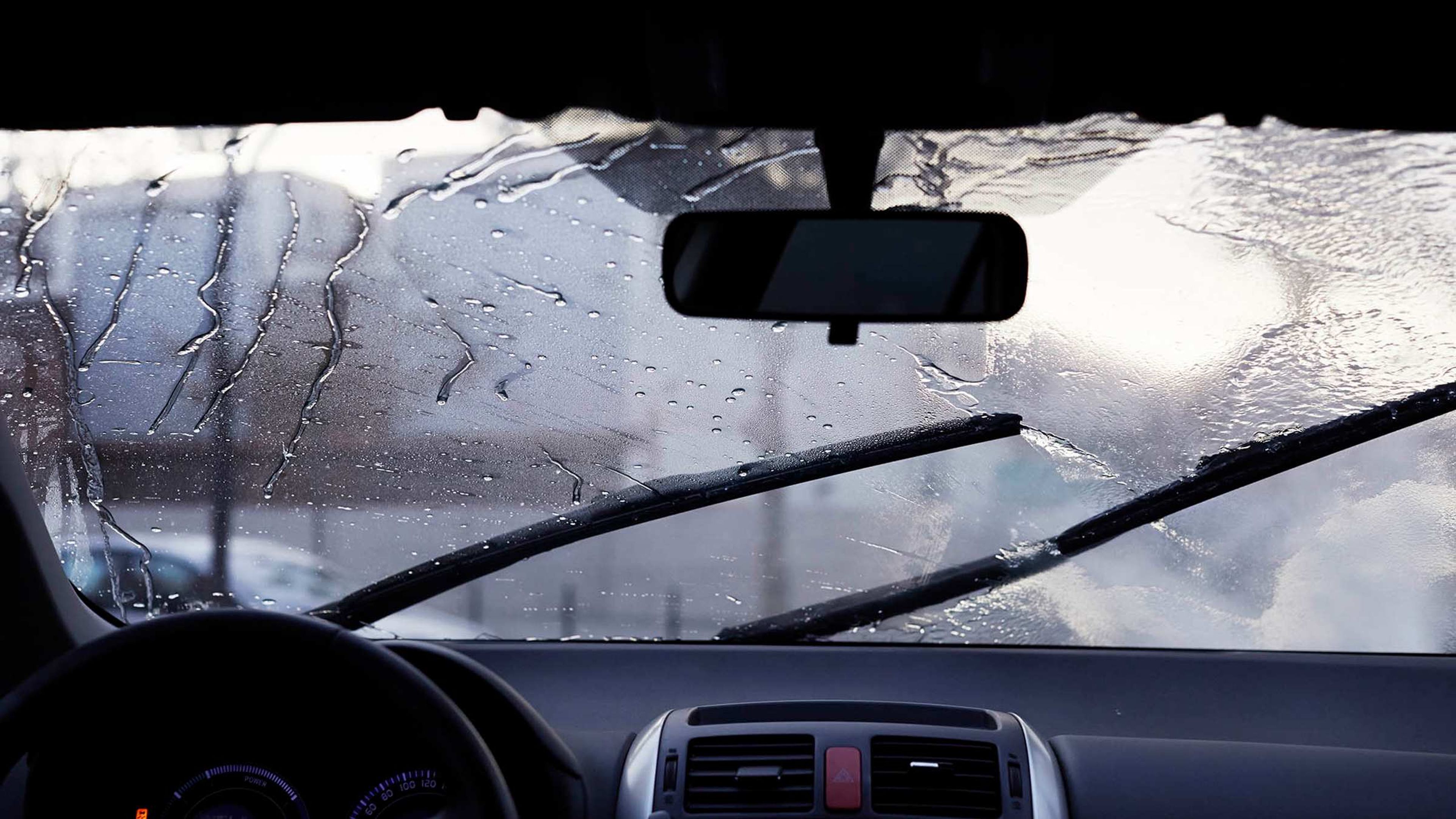 Consejos para conducir con lluvia fuerte