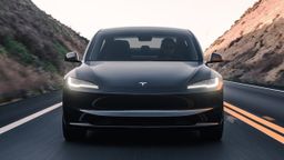 Fábrica alemana Tesla detiene producción