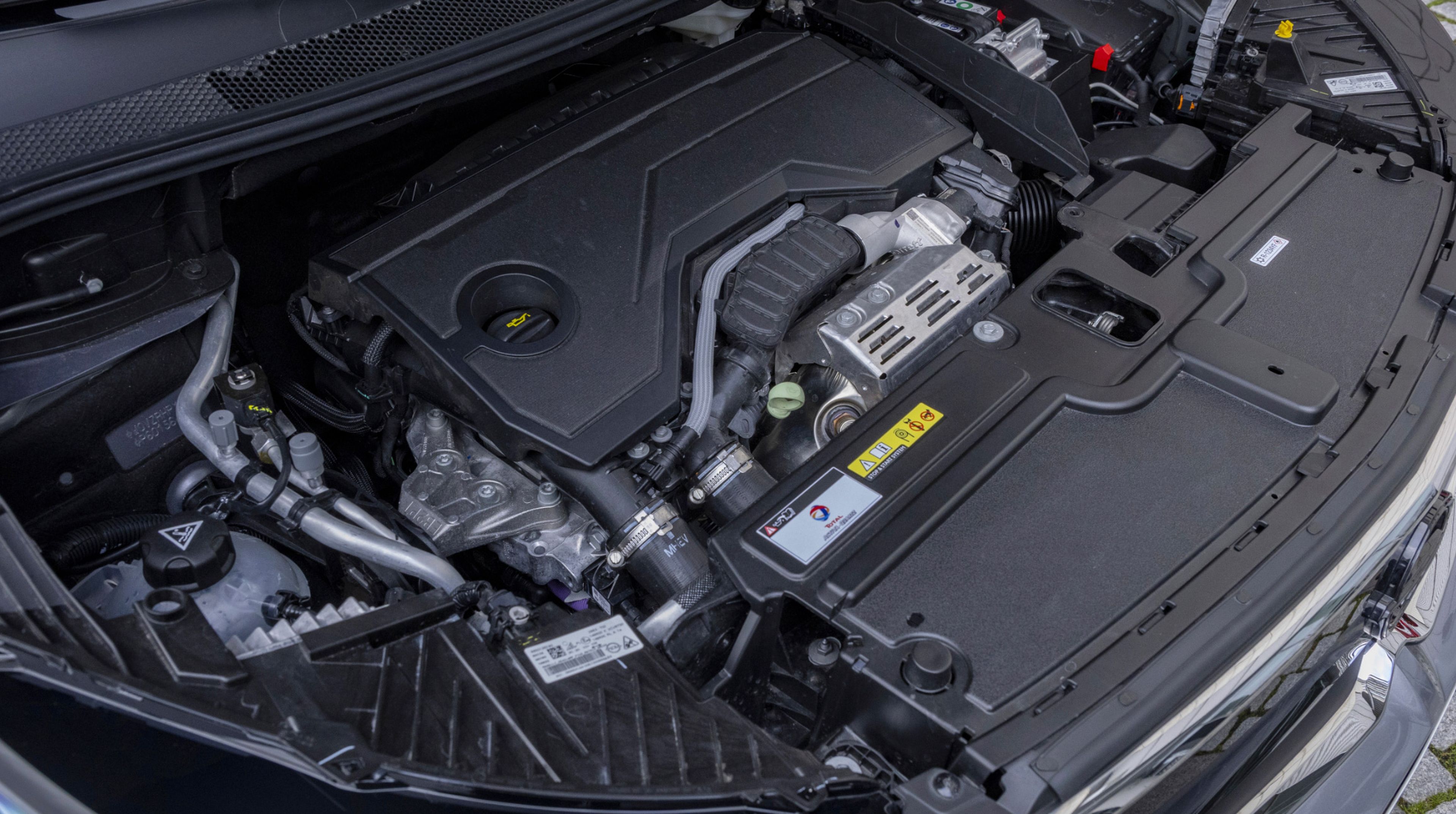 Prueba del Opel Grandland Hybrid 48V motor
