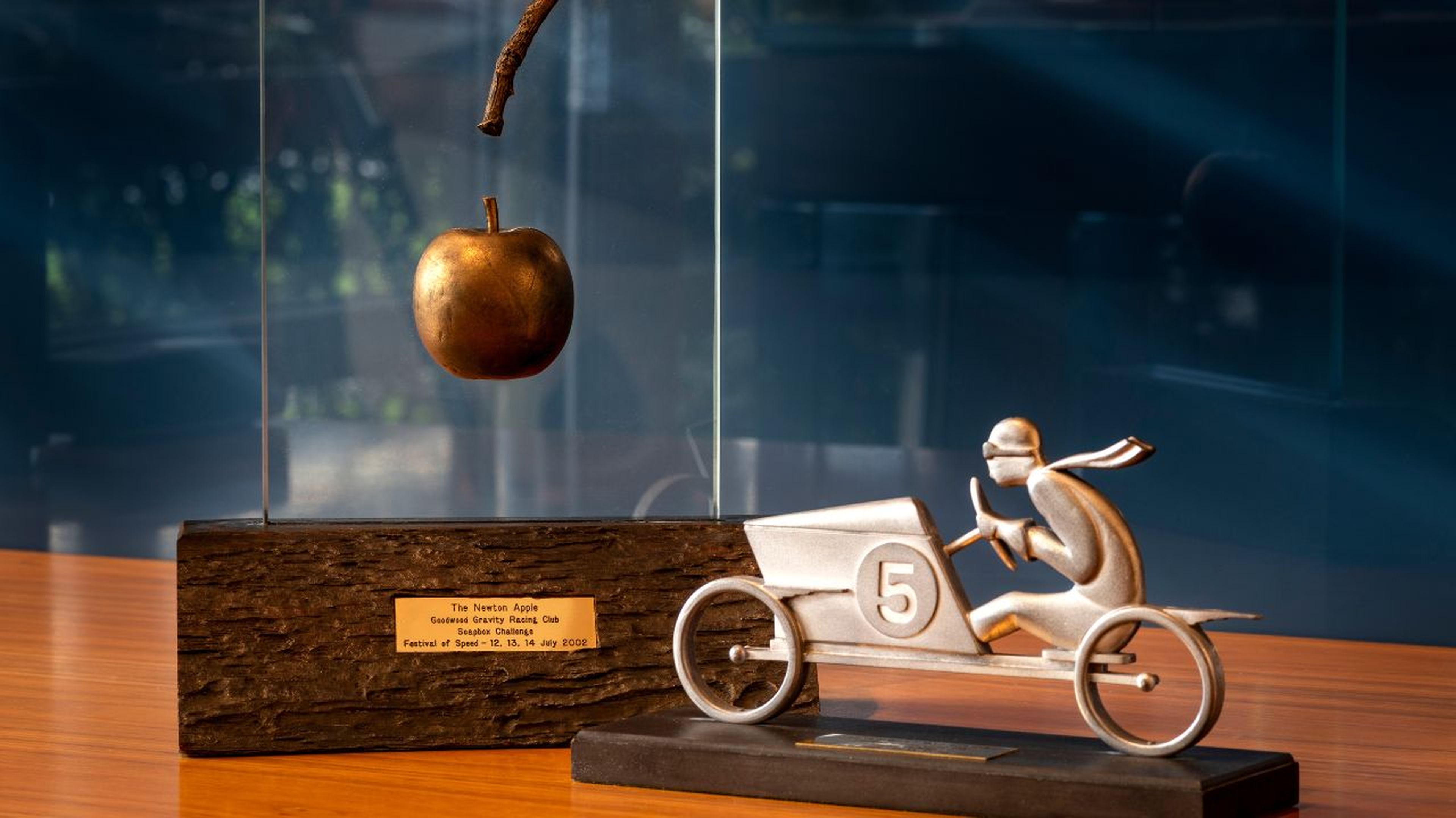 Premio Newton Apple Gravity Racers Rolls Royce