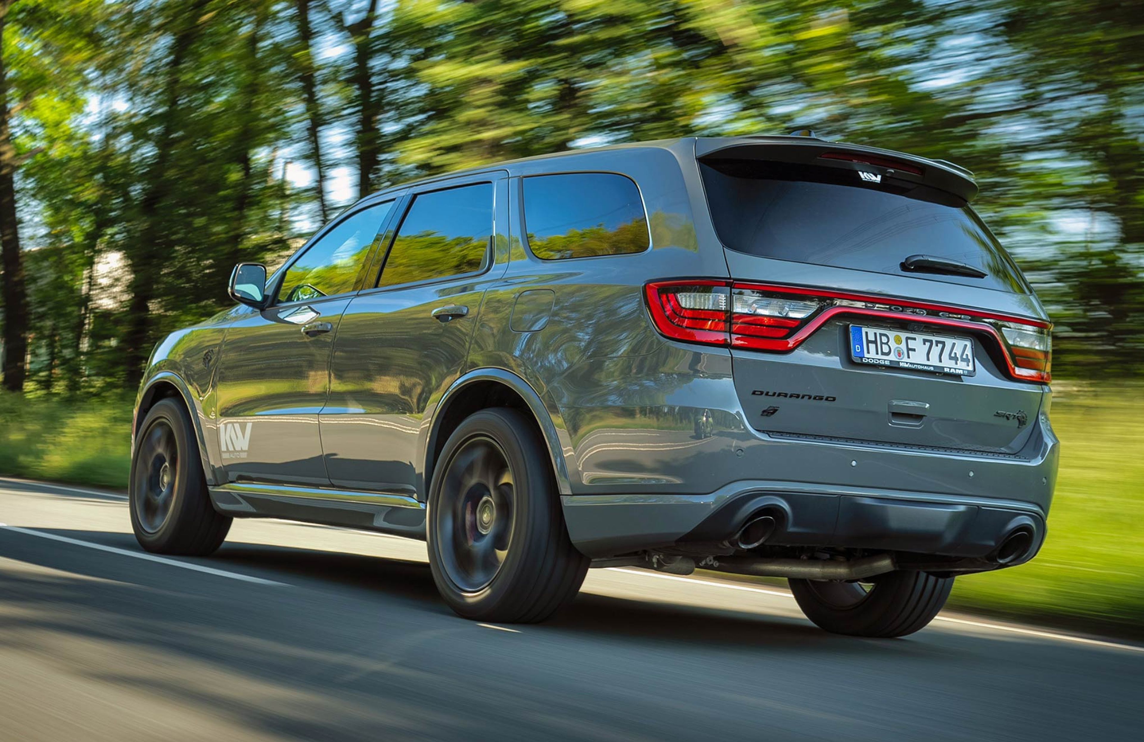 Dodge Durango Hellcat de 710 CV zaga