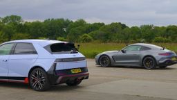 Carrera de aceleración entre un Hyundai Ioniq 5 N contra Mercedes-AMG GT contra con un sorprendente final