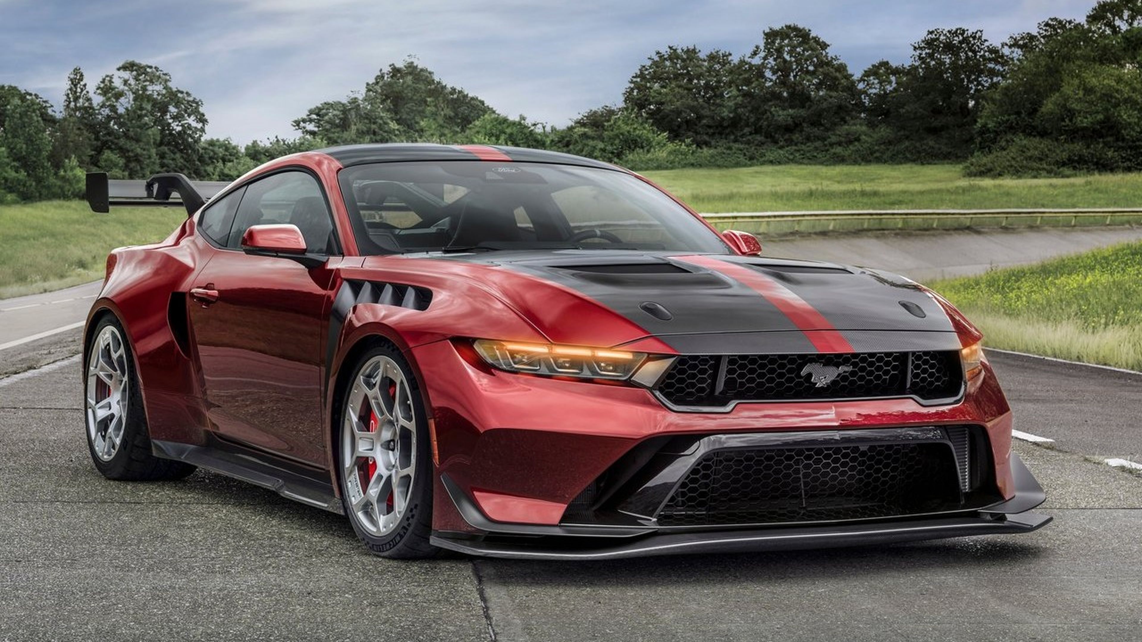 Chevrolet Corvette ZR1 frente al Ford Mustang GTD