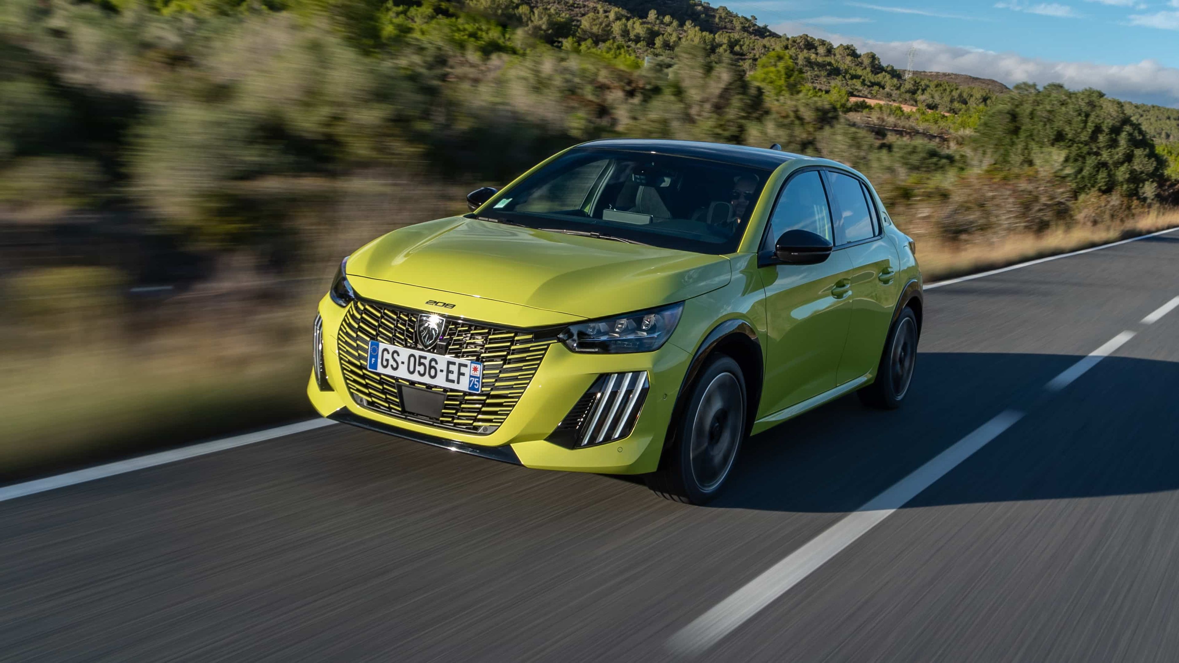 Probamos el Peugeot 208 Hybrid 100: un híbrido a su manera