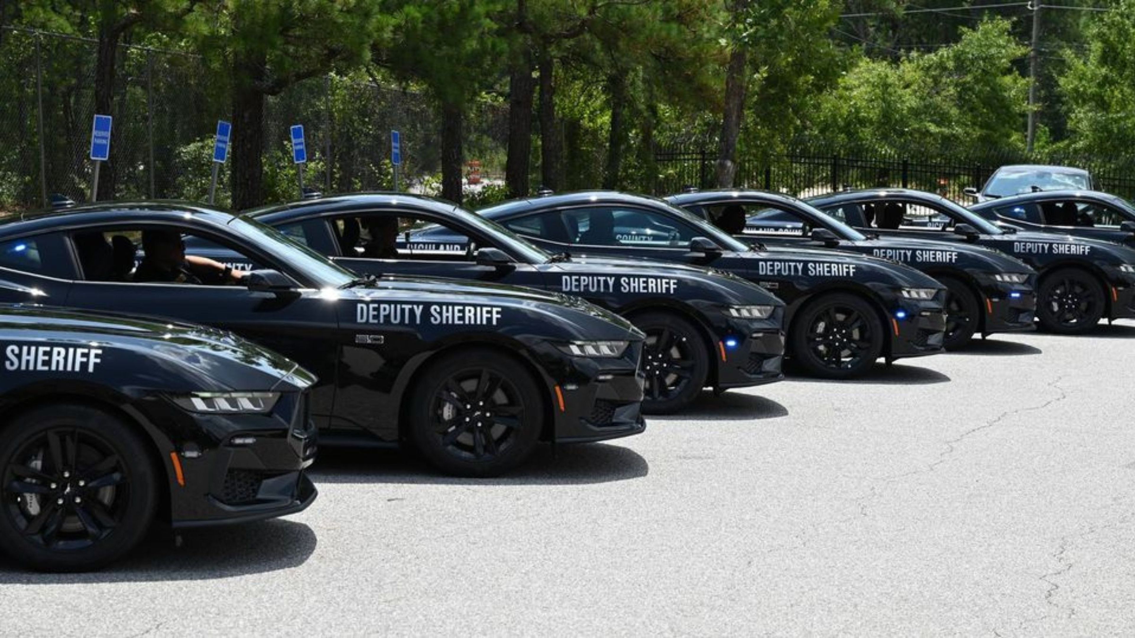 La Policía de Estados Unidos ha estrenado una nueva flota con 17 coches de lujo